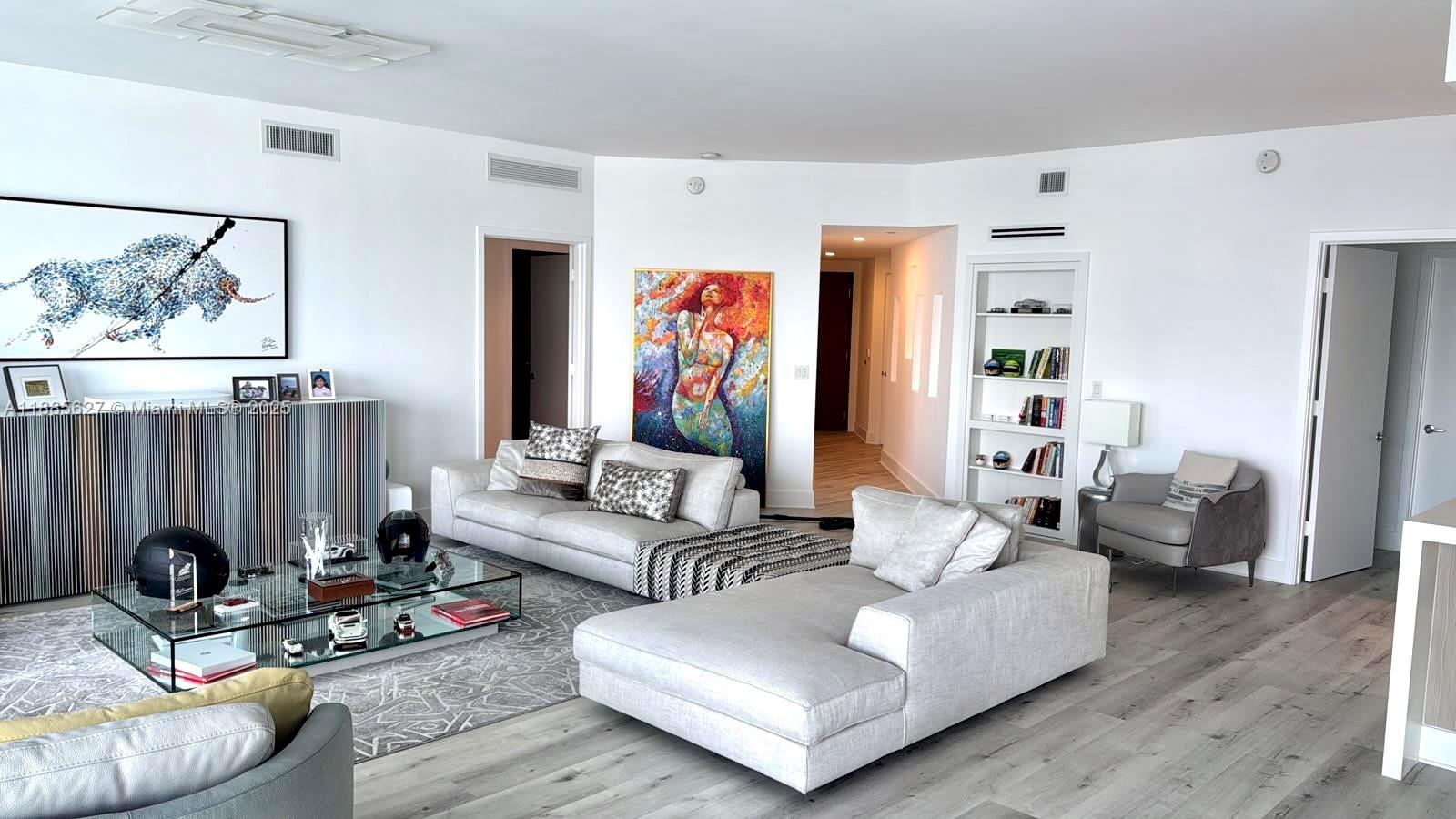 Photo of 17111 Biscayne Blvd  #401, North Miami Beach, Florida, 33160 - 