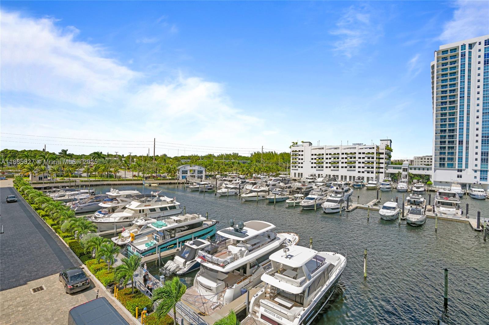 Photo of 17111 Biscayne Blvd #401, North Miami Beach, Florida, 33160 -