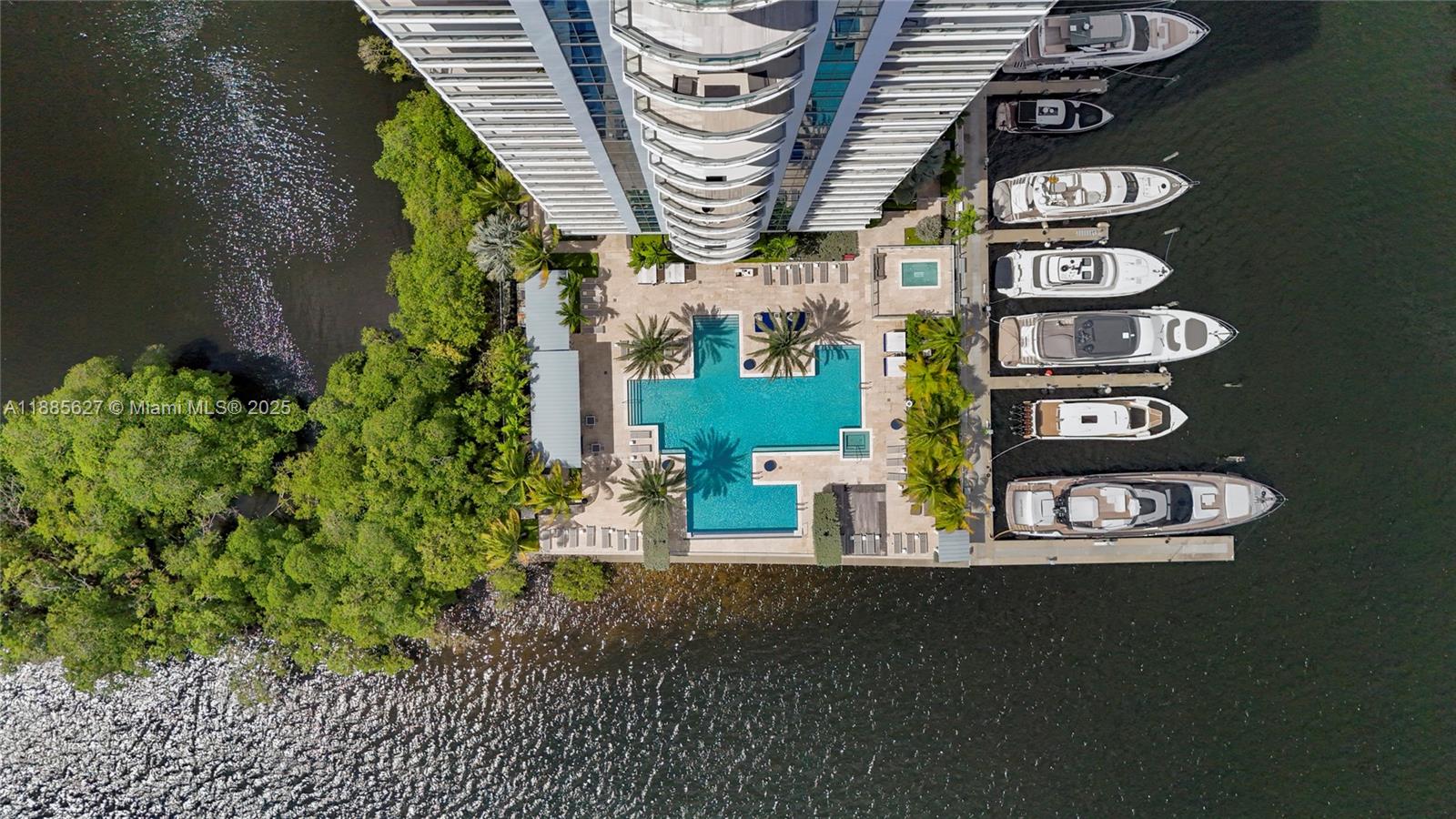 Photo of 17111 Biscayne Blvd #401, North Miami Beach, Florida, 33160 -