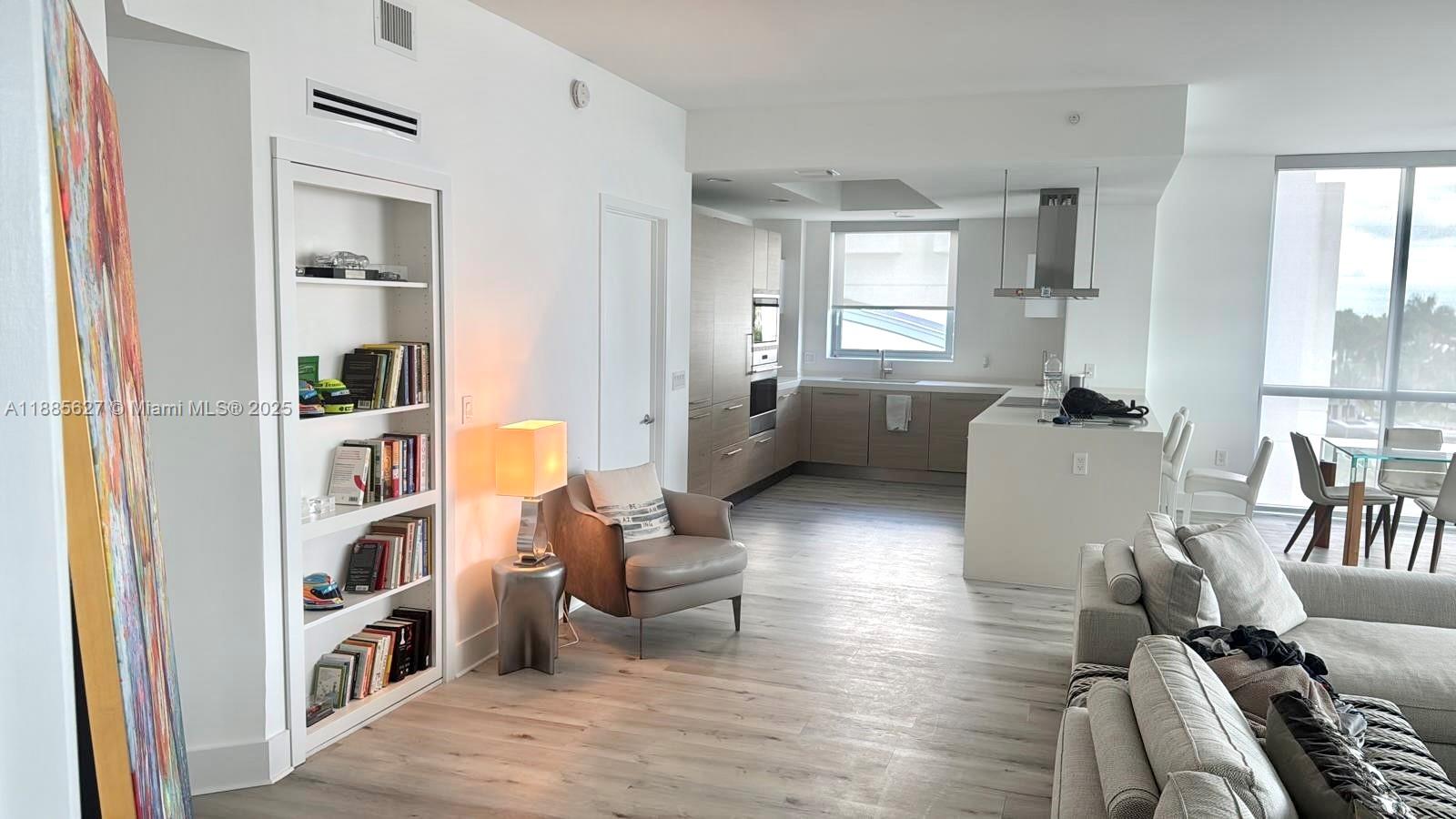 Photo of 17111 Biscayne Blvd  #401, North Miami Beach, Florida, 33160 - 