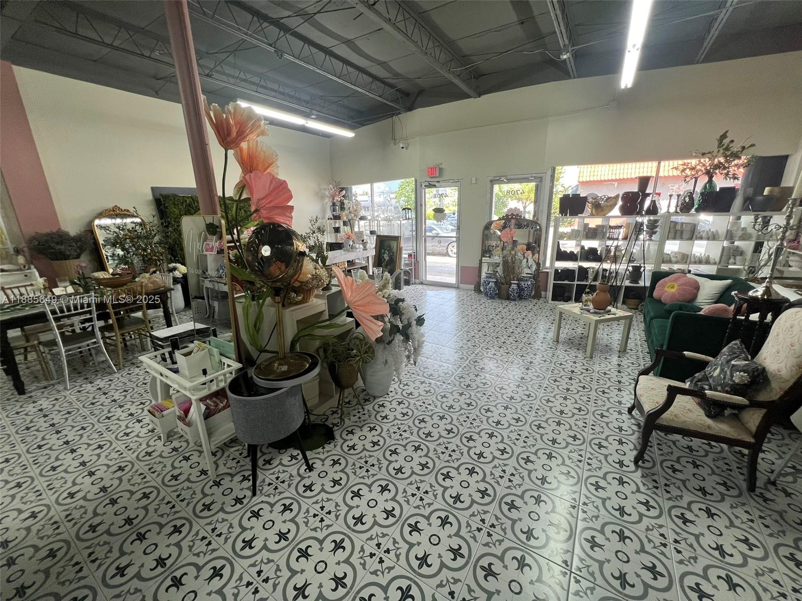 Ver detalles   /   sq. ft. $ 2025-10-03 0 foto