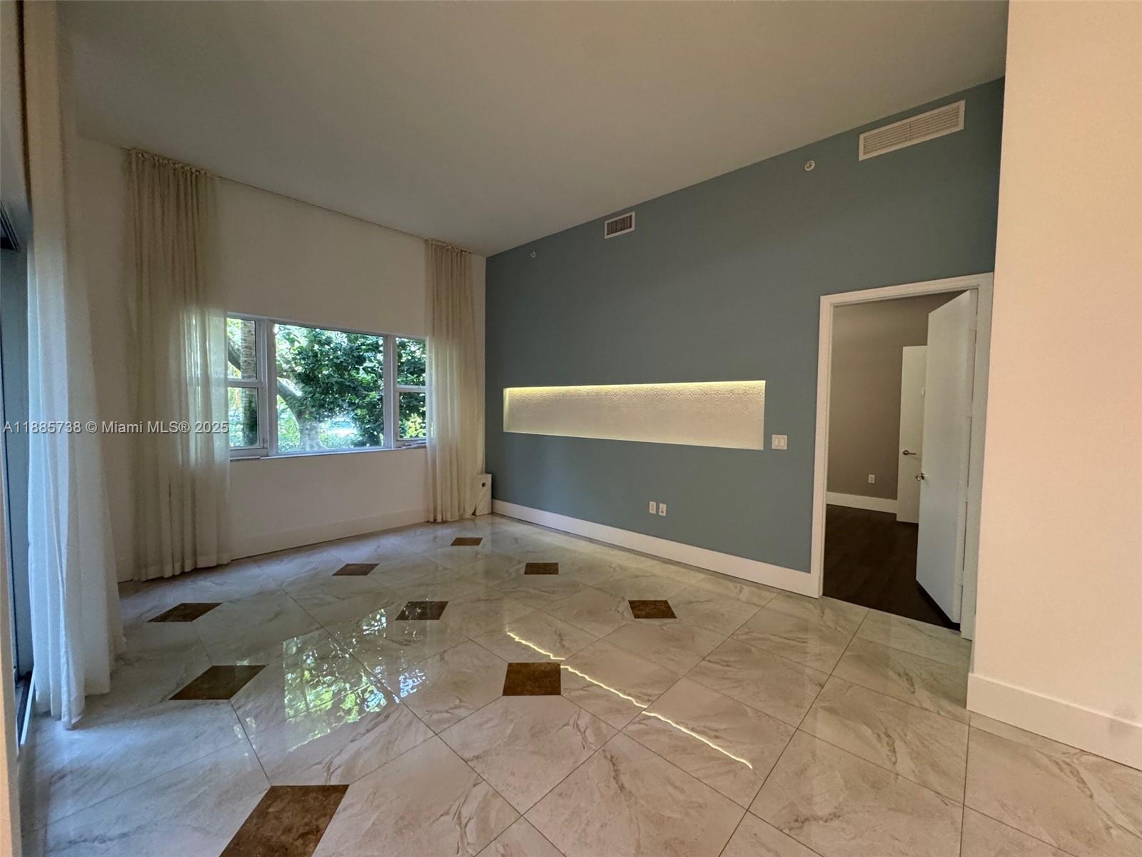 Photo of 20000 Country Club Dr  #104, Aventura, Florida, 33180 -