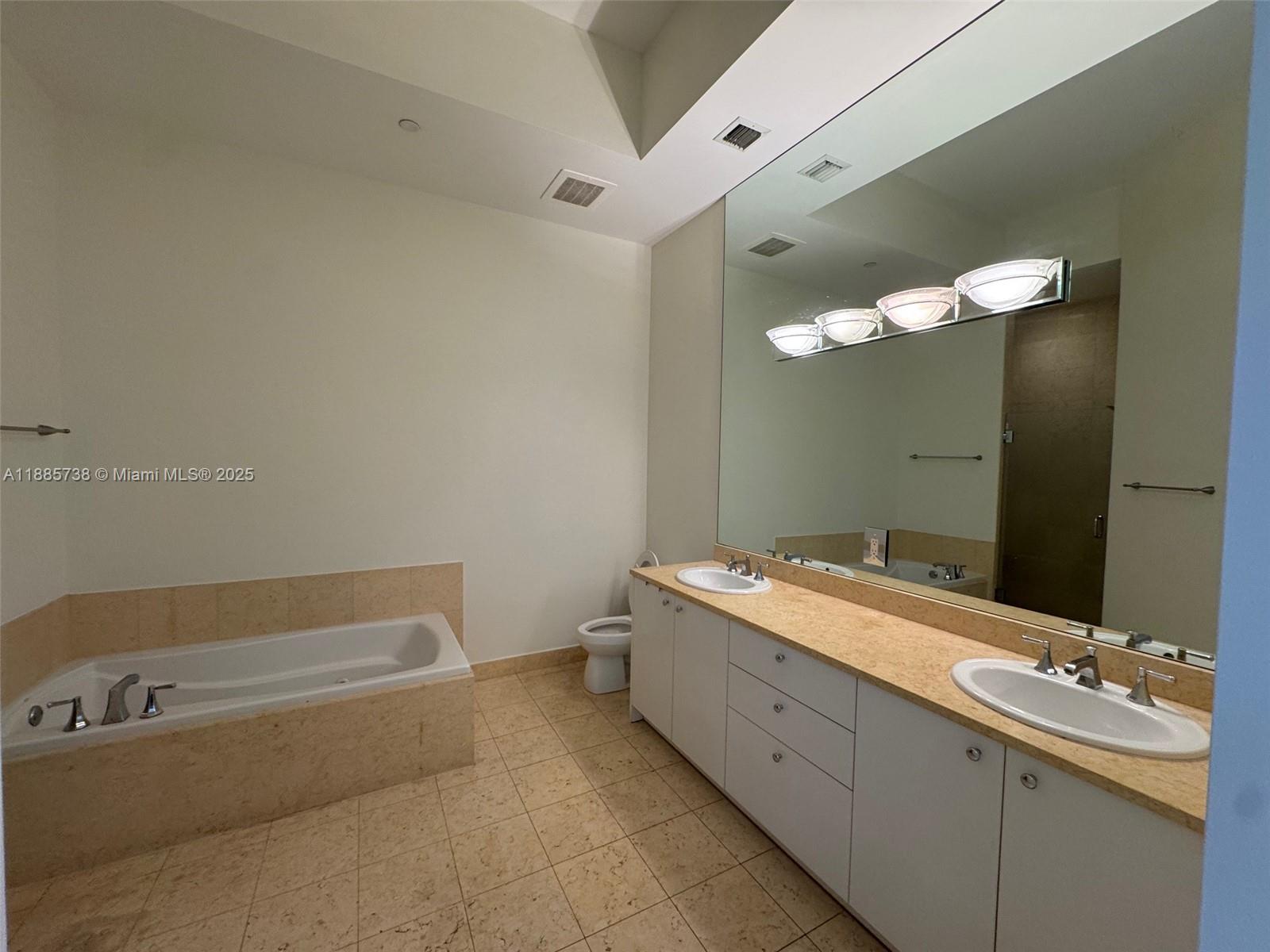 Photo of 20000 Country Club Dr  #104, Aventura, Florida, 33180 -