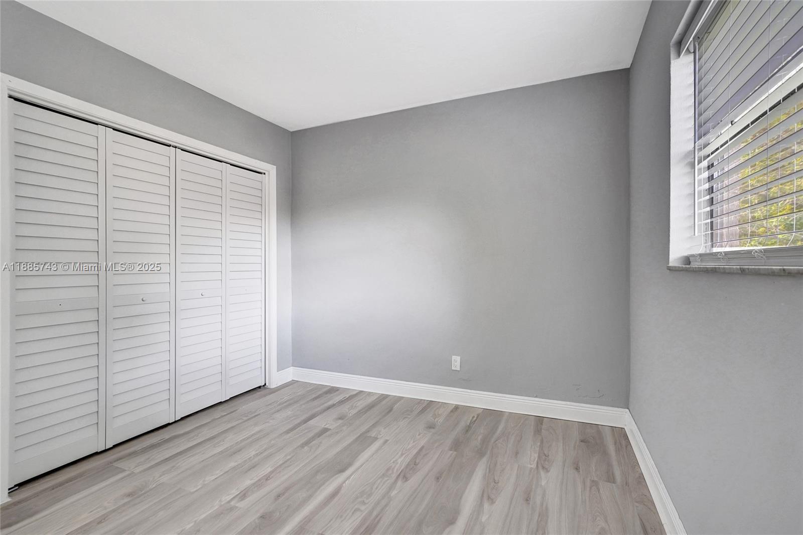   /  905 sq. ft. $ 2025-09-26 0 Photo