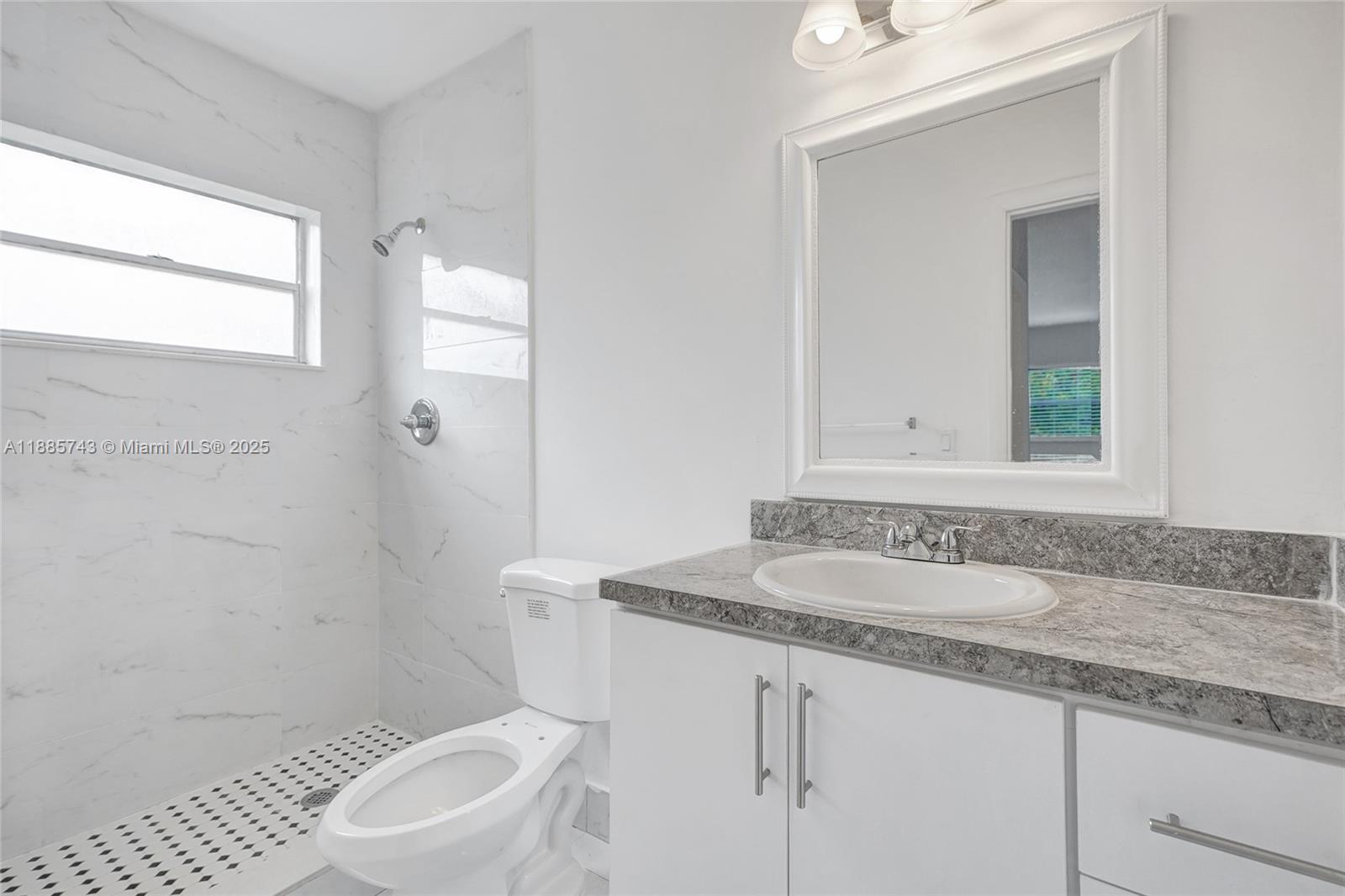   /  905 sq. ft. $ 2025-09-26 0 Photo