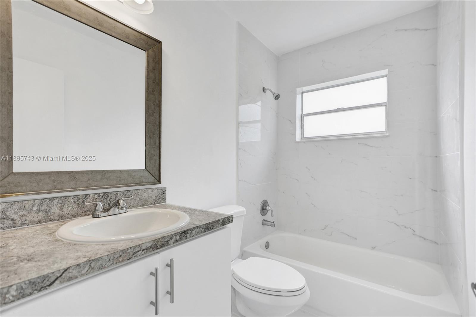   /  905 sq. ft. $ 2025-09-26 0 Photo