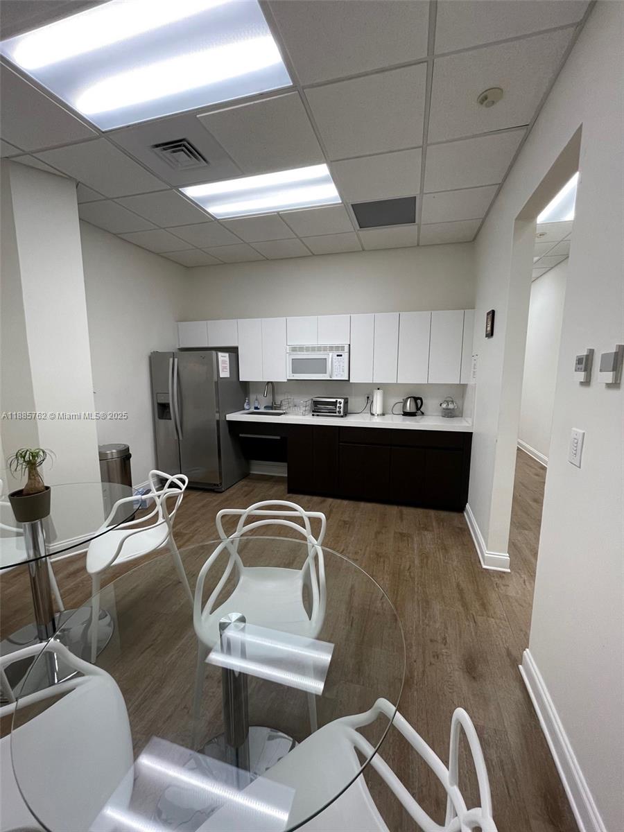 B  /   sq. ft. $ 2025-09-26 0 Photo