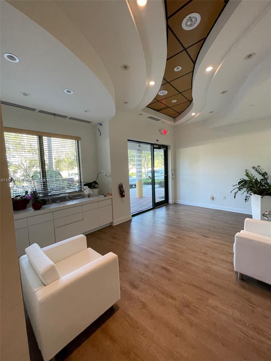 B  /   sq. ft. $ 2025-09-26 0 Photo
