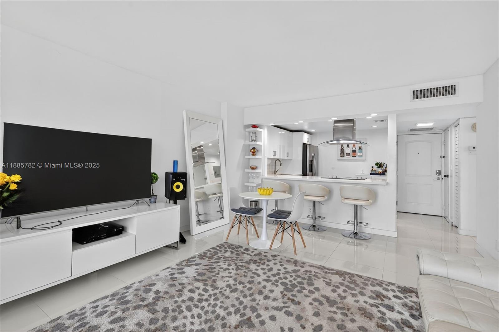 1512 1 / 2 991 sq. ft. $ 2025-09-26 0 foto