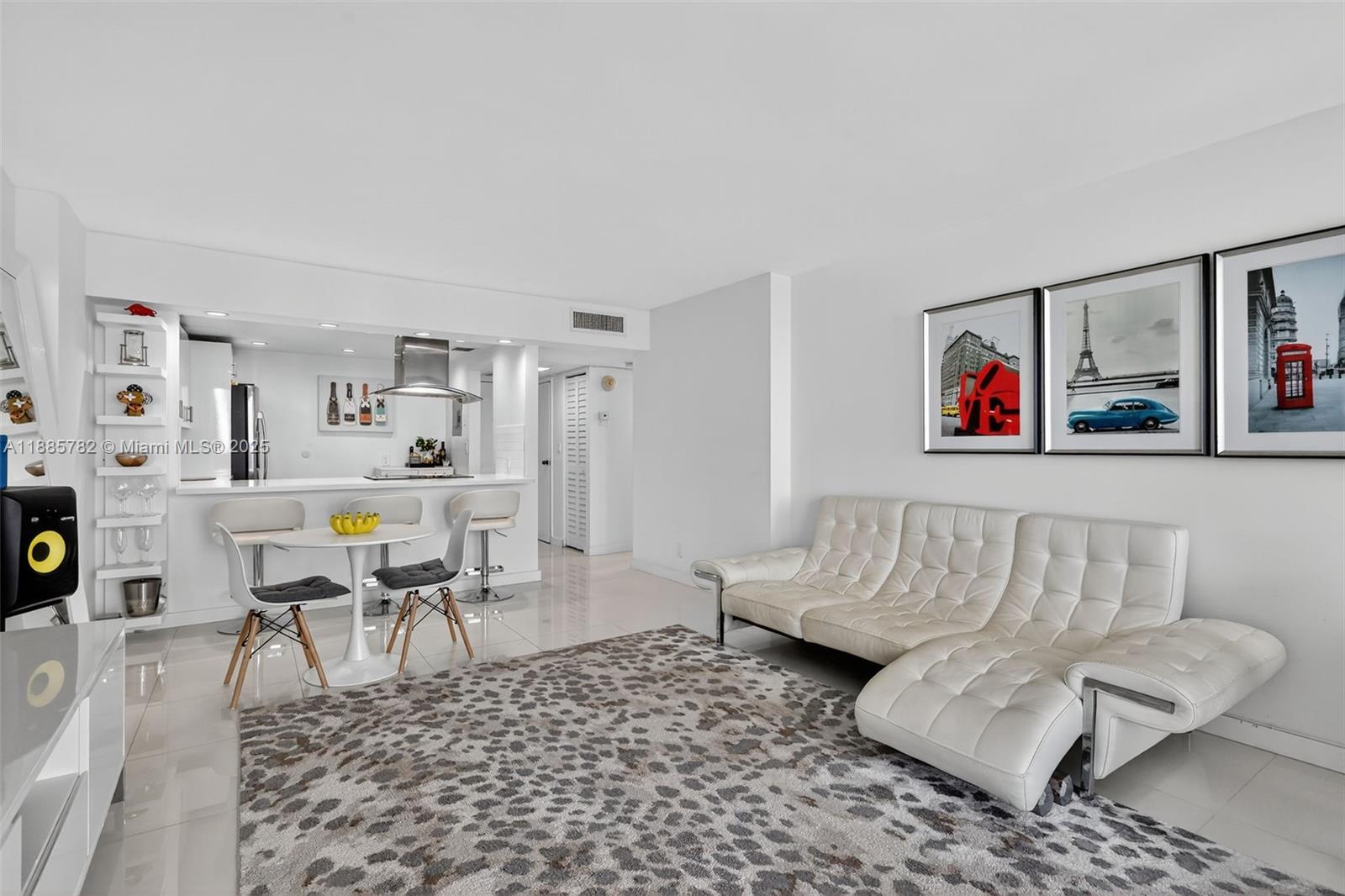 1512 1 / 2 991 sq. ft. $ 2025-09-26 0 foto