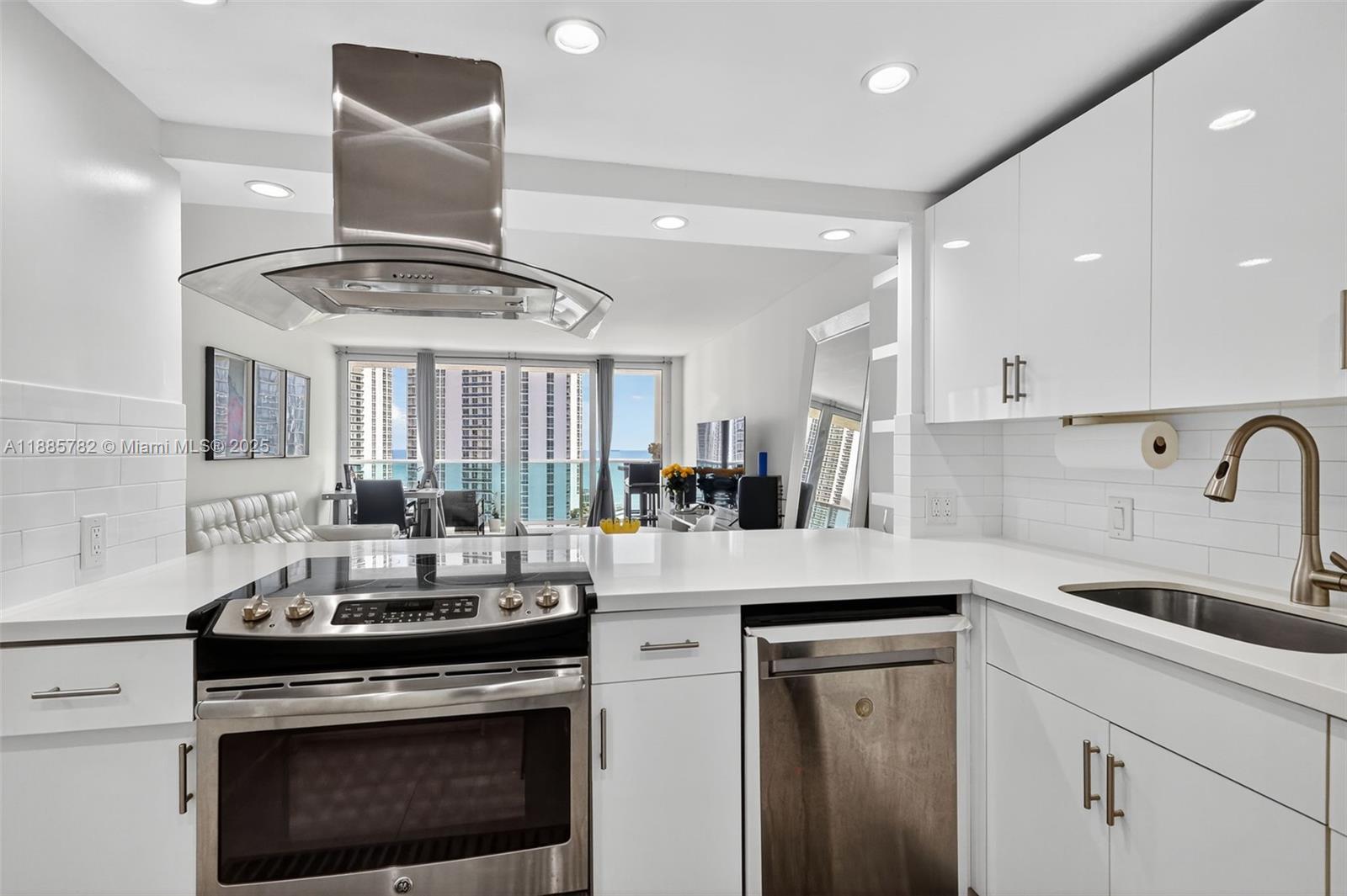 1512 1 / 2 991 sq. ft. $ 2025-09-26 0 foto