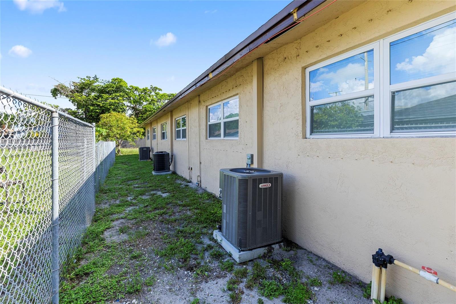 Ver detalles / 0 2072 sq. ft. $ 2026-06-23 0 foto