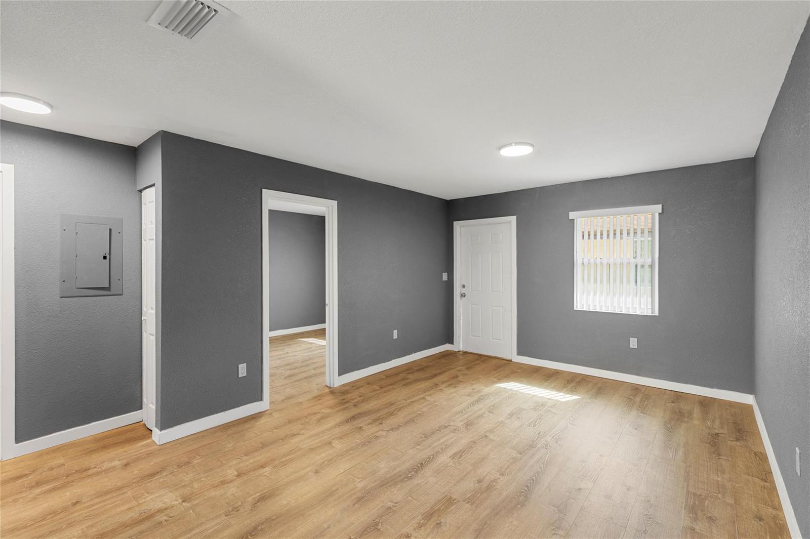 Ver detalles / 0 2072 sq. ft. $ 2026-06-23 0 foto