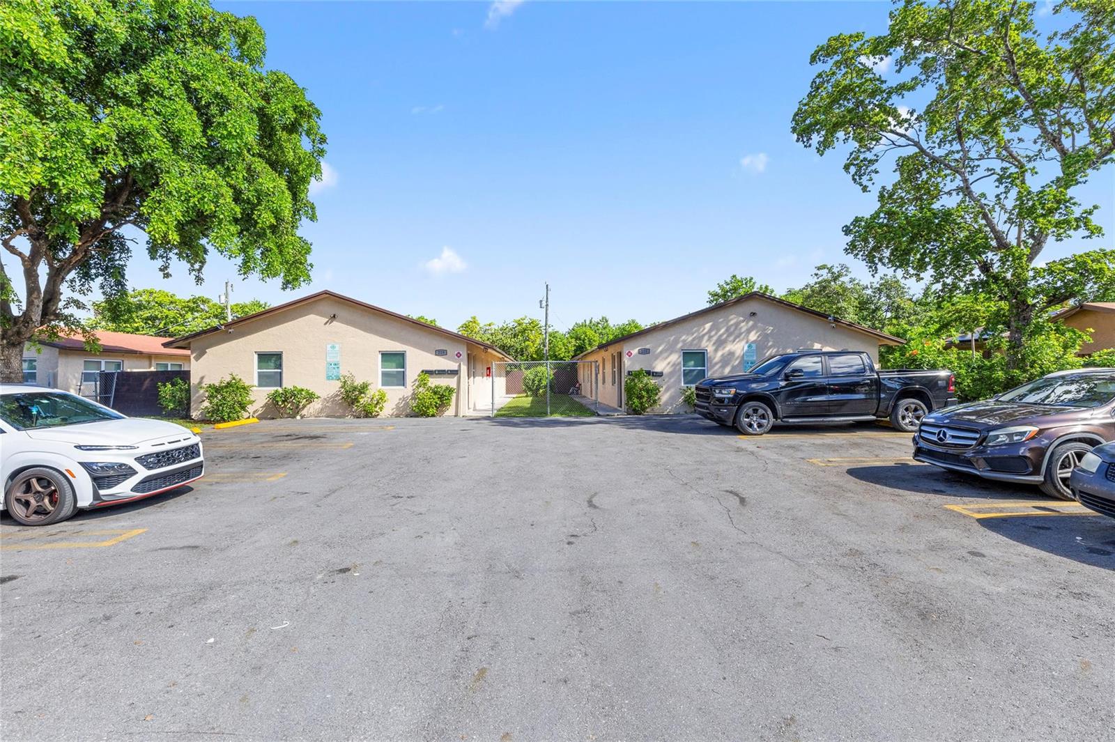  / 0 2072 sq. ft. $ 2026-06-23 0 foto