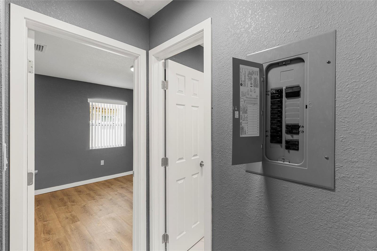   / 0 2072 sq. ft. $ 2026-06-23 0 foto