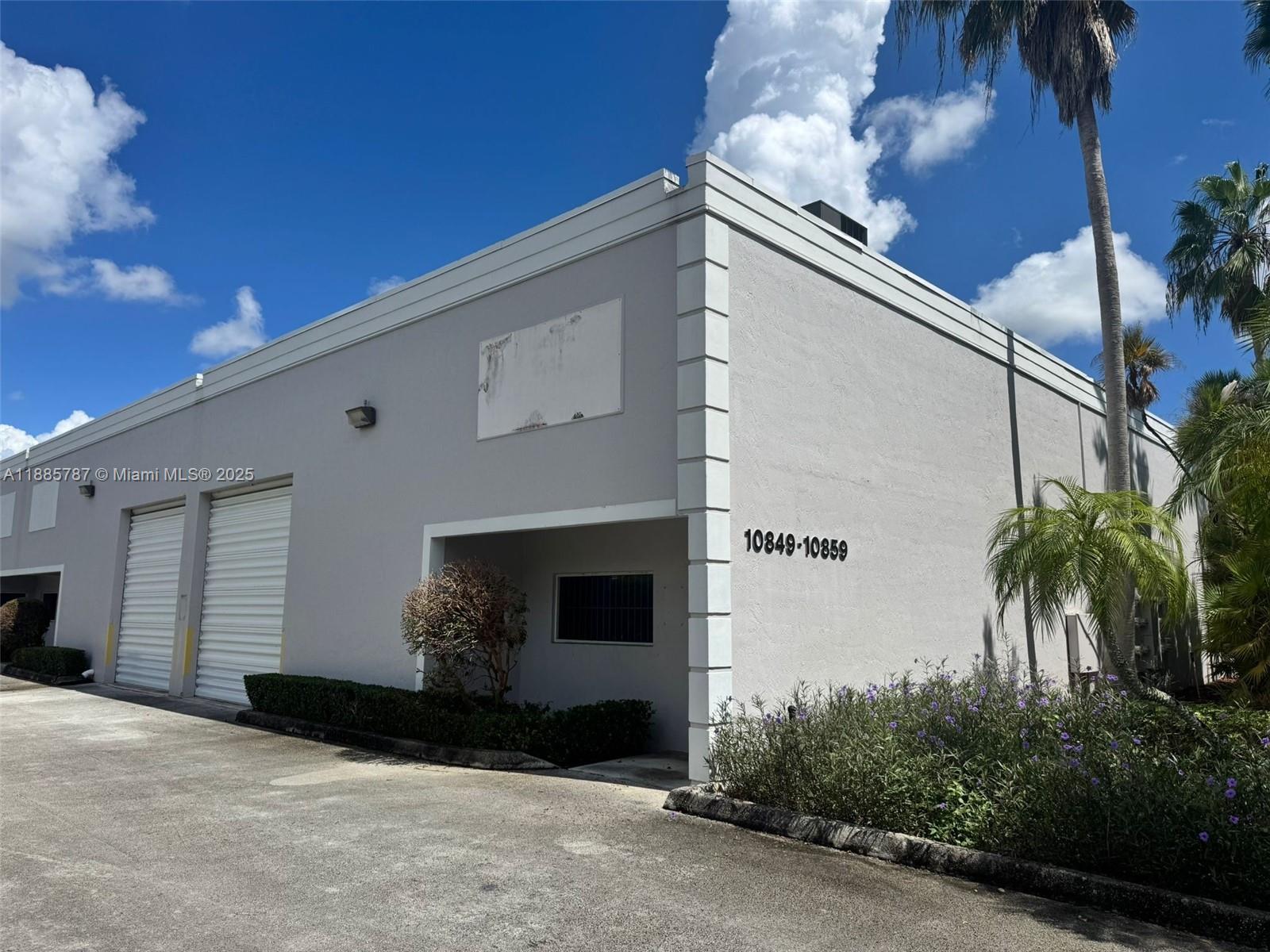 10849  /   sq. ft. $ 2025-09-26 0 foto