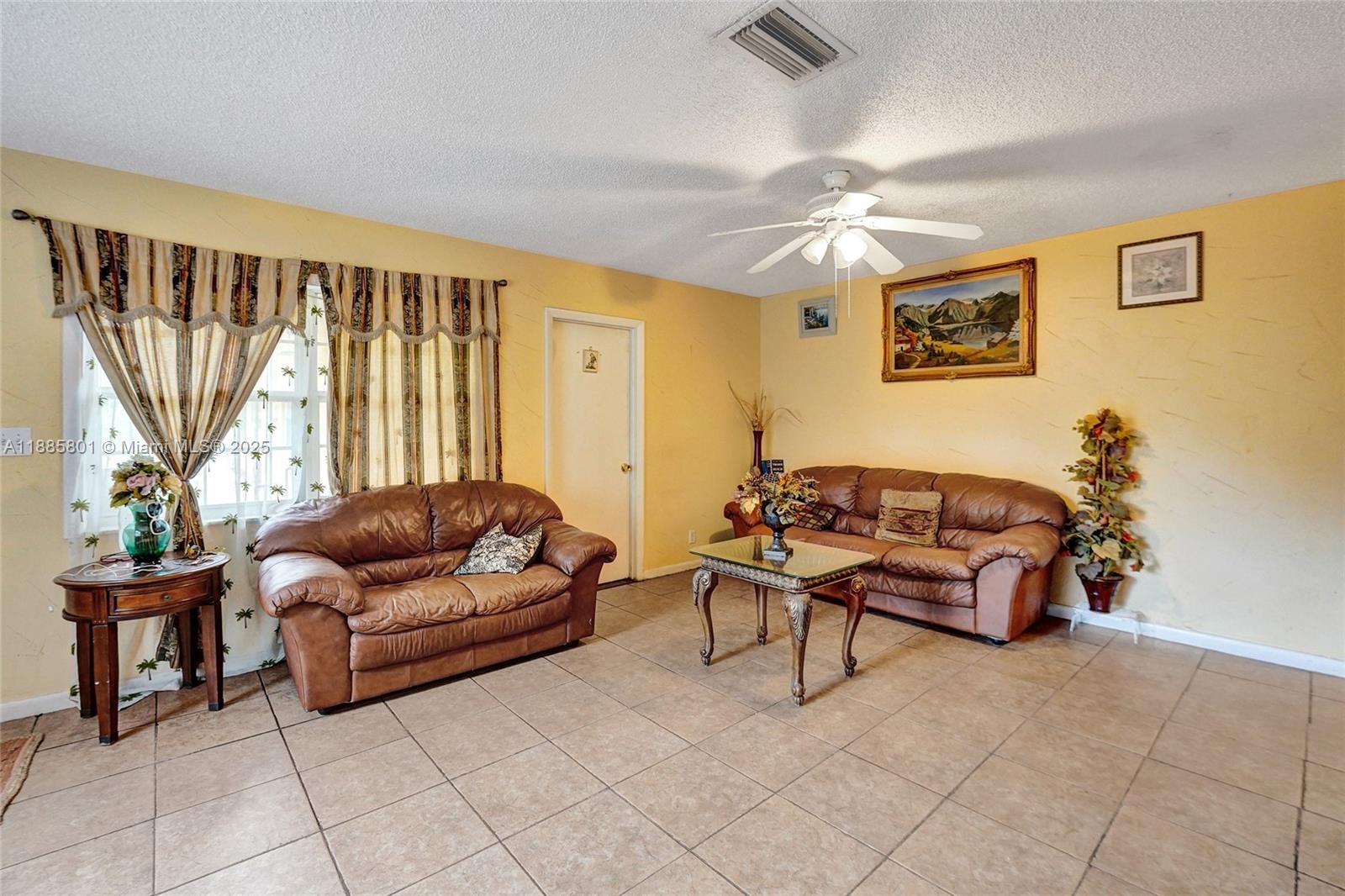   /  2894 sq. ft. $ 2025-09-27 0 Photo