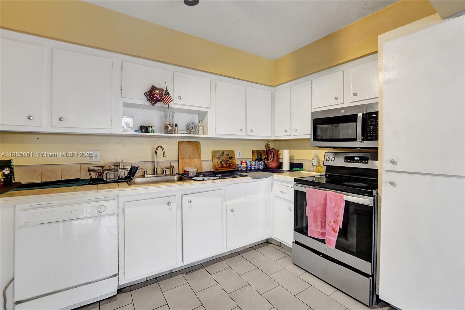   /  2894 sq. ft. $ 2025-09-27 0 Photo