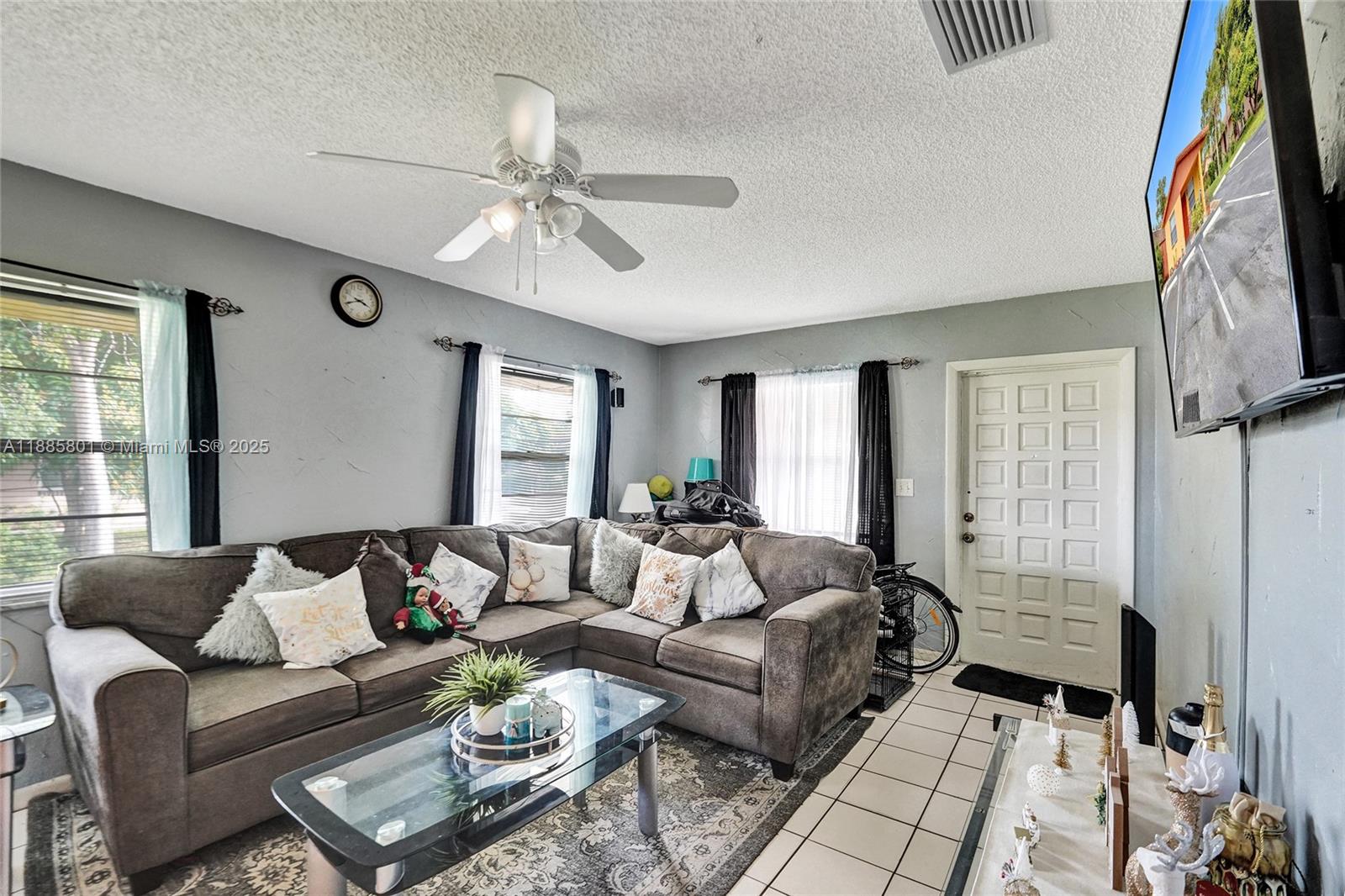   /  2894 sq. ft. $ 2025-09-27 0 Photo