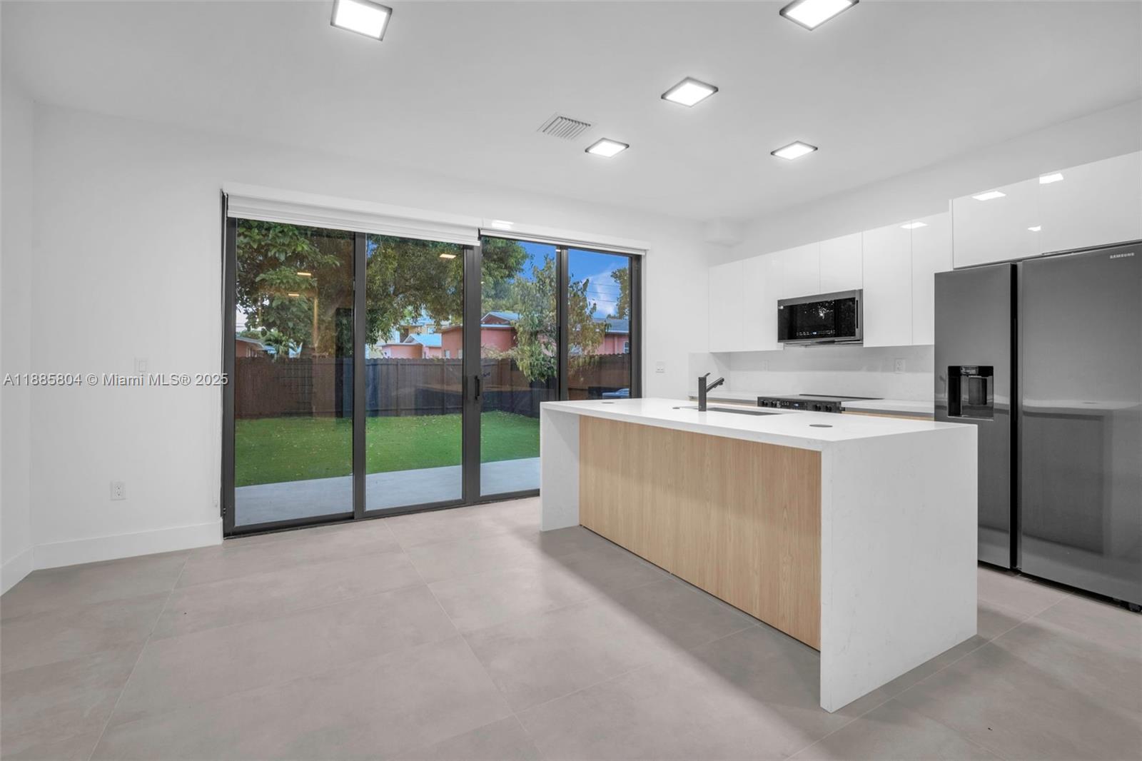   /  0 sq. ft. $ 2025-09-27 0 Photo