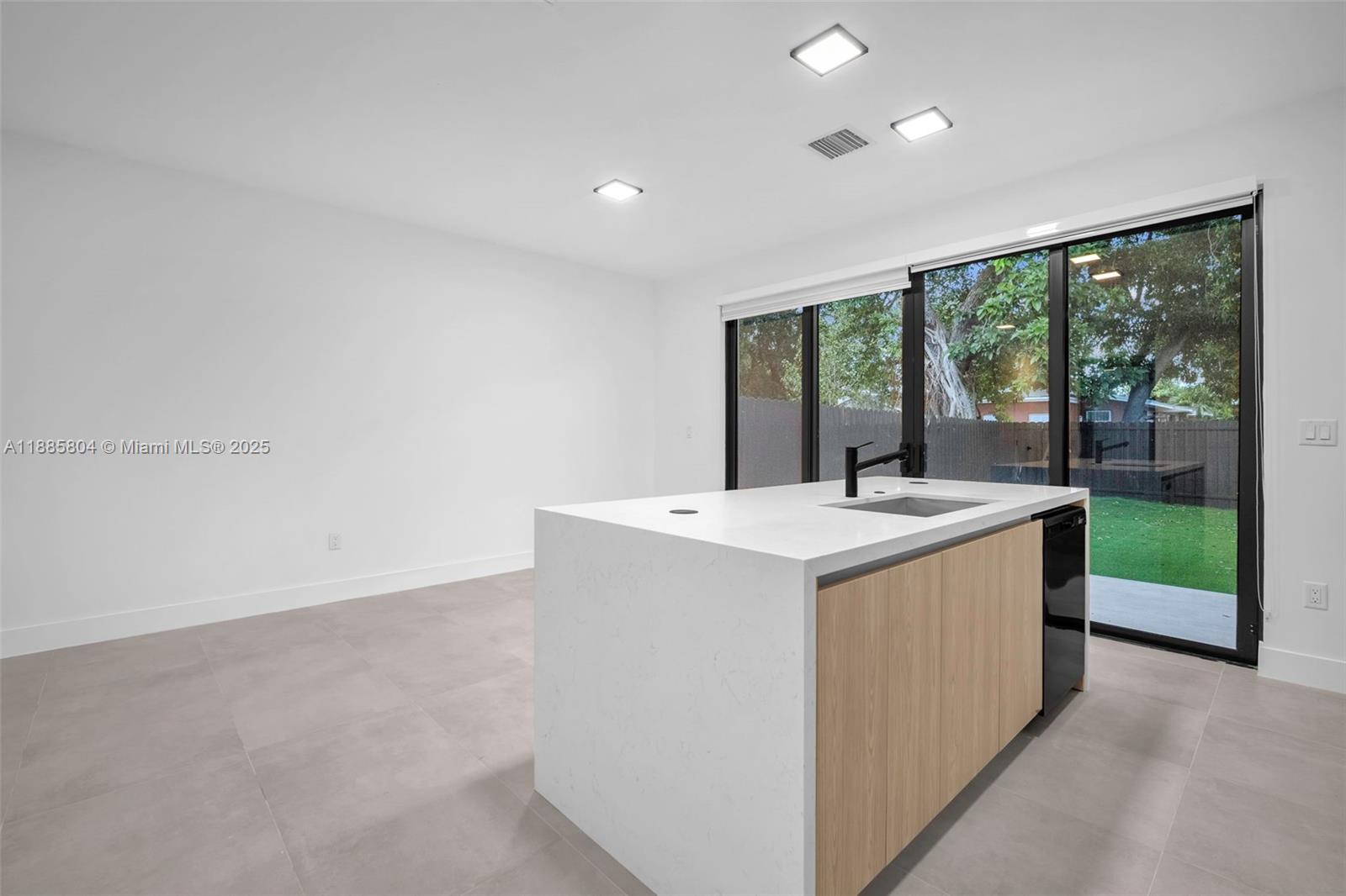   /  0 sq. ft. $ 2025-09-27 0 Photo