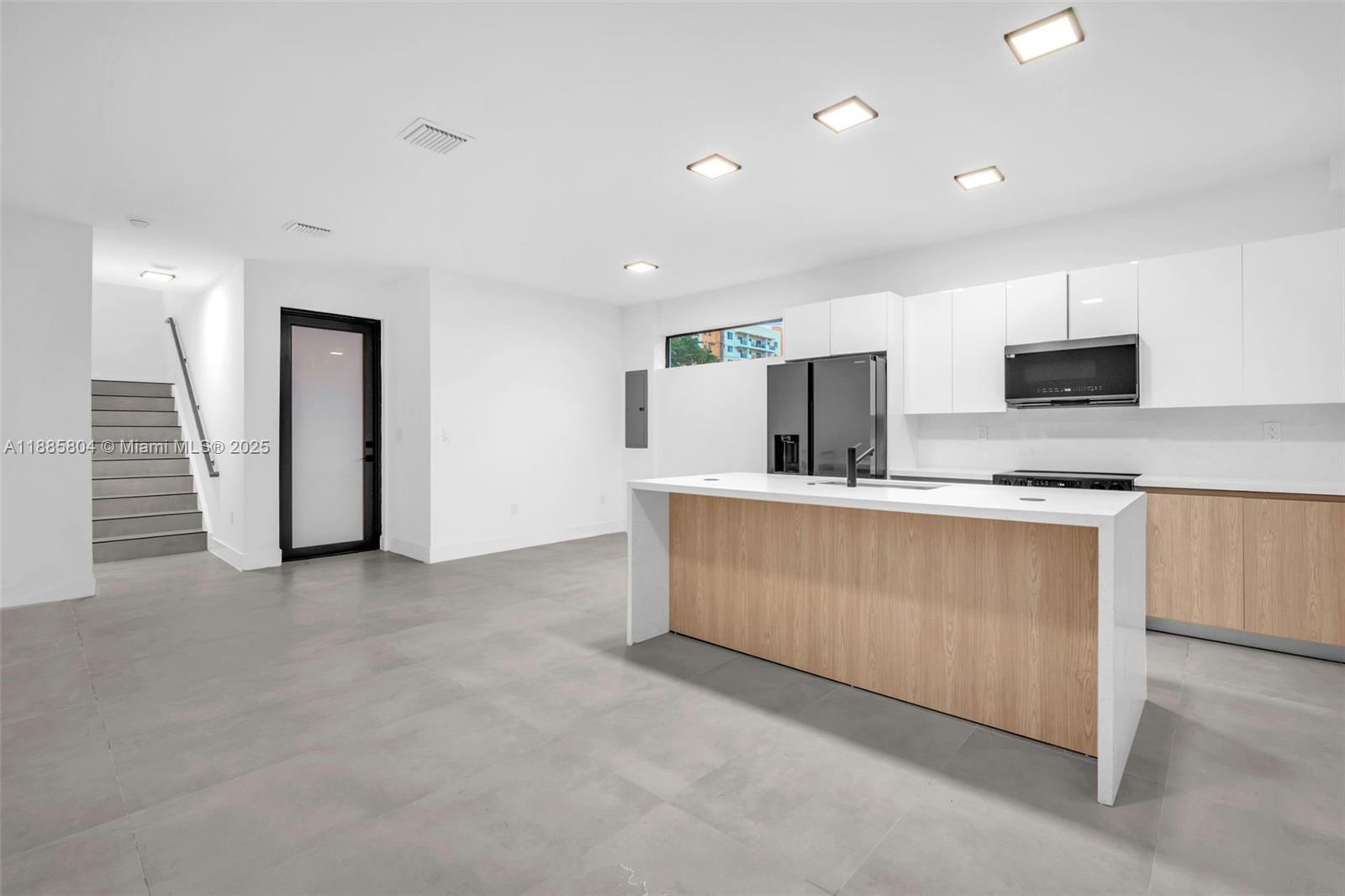   /  0 sq. ft. $ 2025-09-27 0 Photo