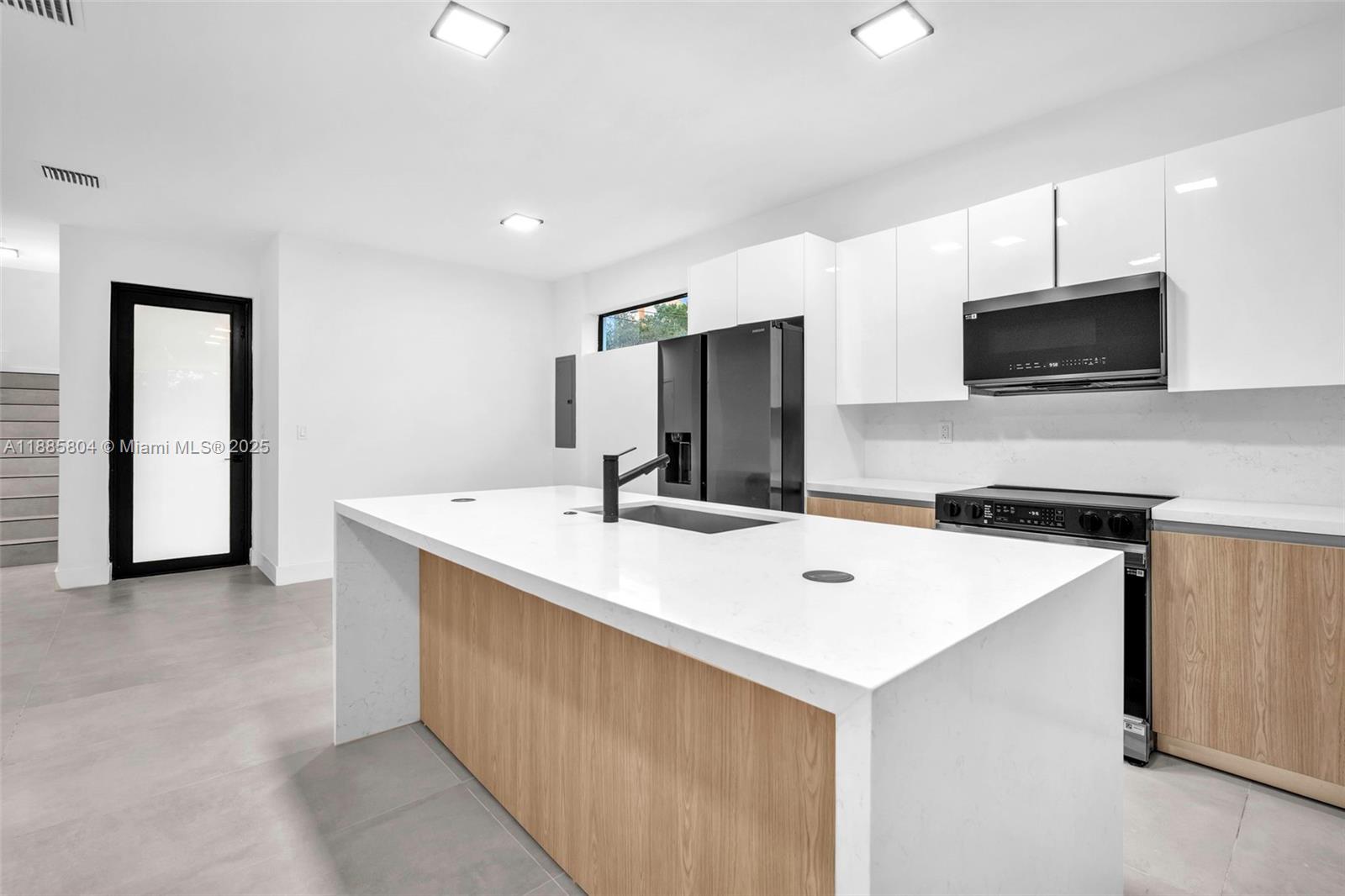   /  0 sq. ft. $ 2025-09-27 0 Photo