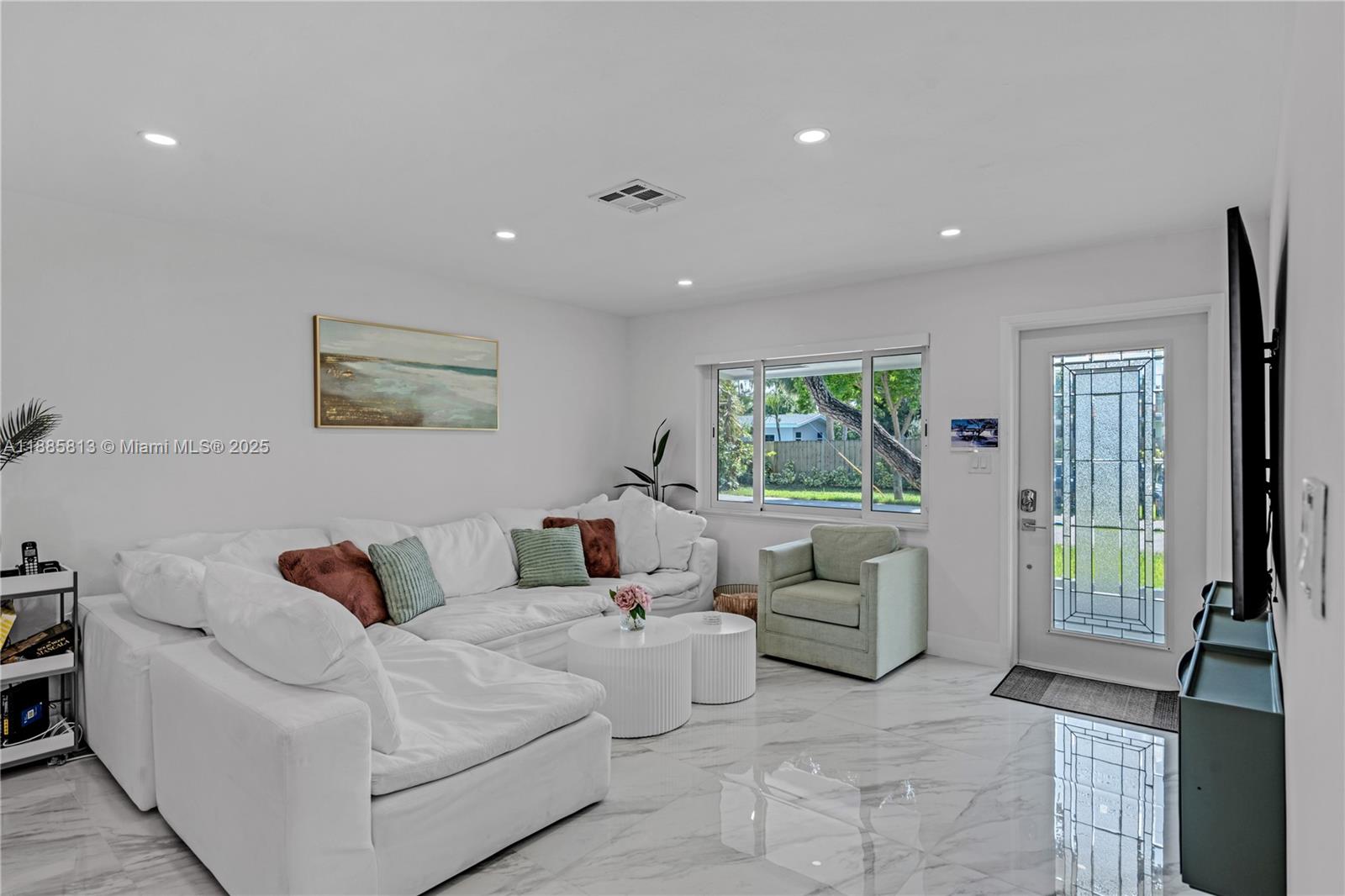 1730 3 / 2 1200 sq. ft. $ 2025-09-27 0 Photo
