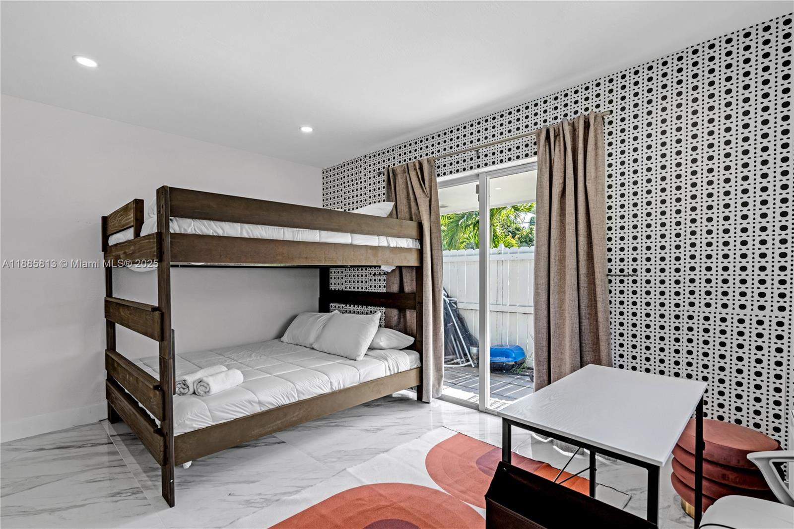 1730 3 / 2 1200 sq. ft. $ 2025-09-27 0 Photo