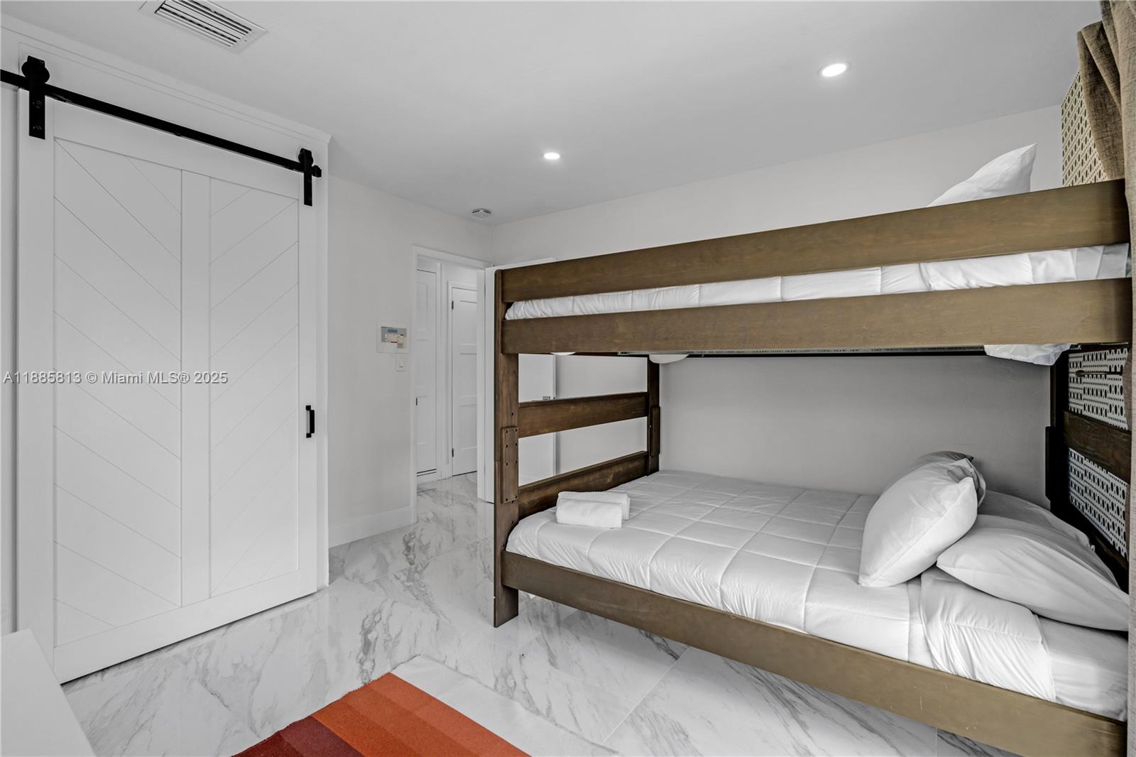 1730 3 / 2 1200 sq. ft. $ 2025-09-27 0 Photo