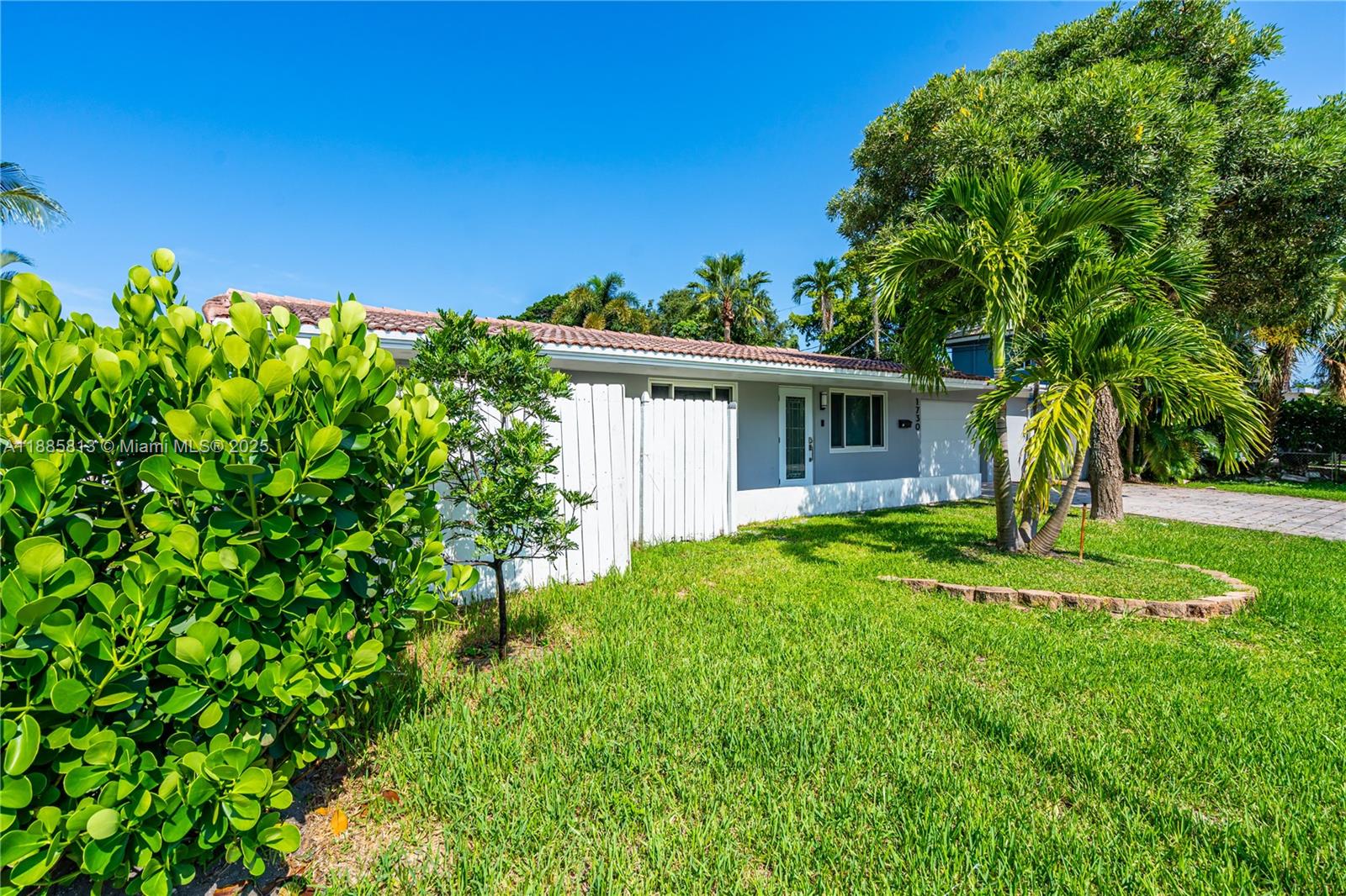 1730 3 / 2 1200 sq. ft. $ 2025-09-27 0 Photo