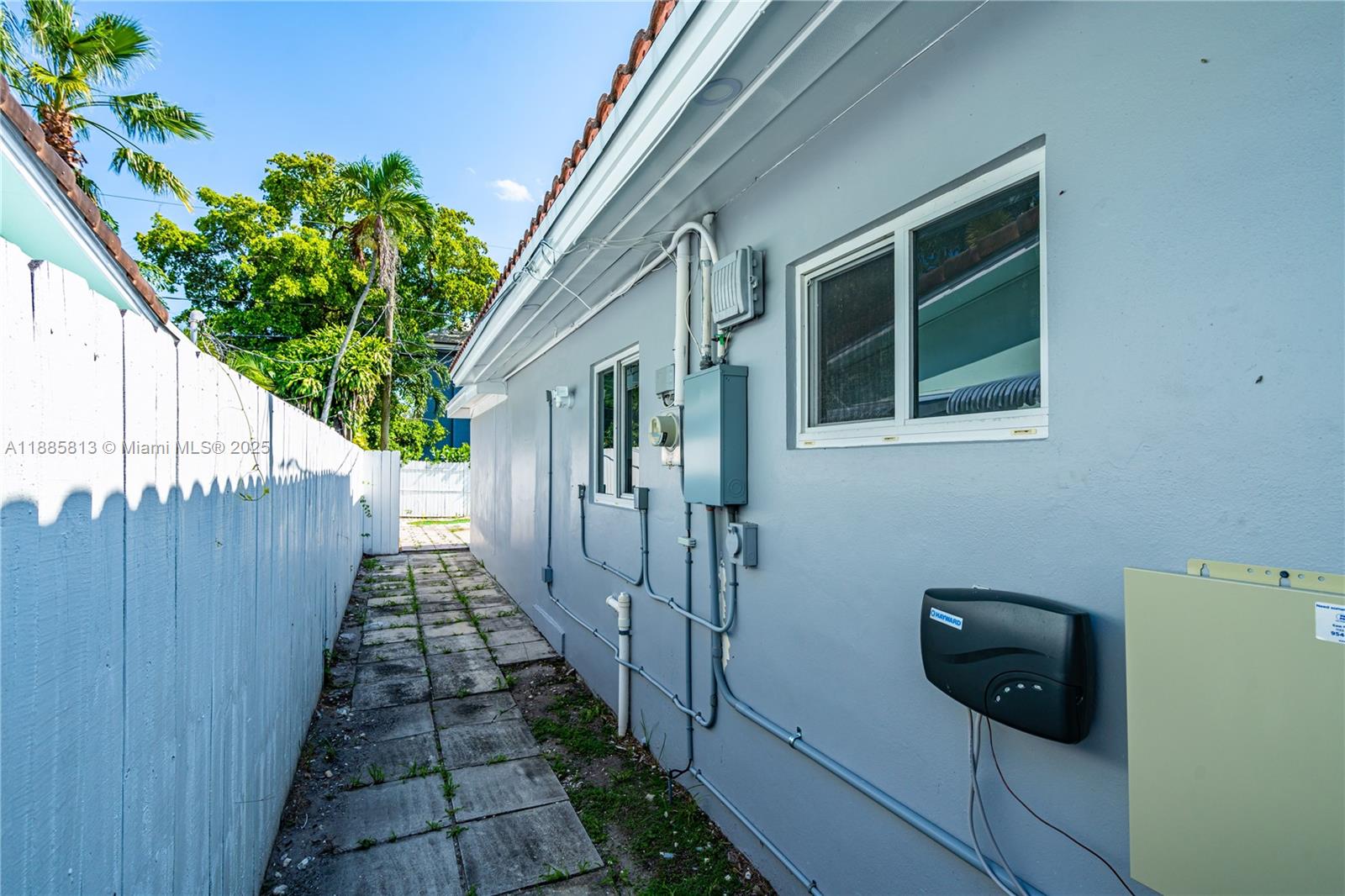 1730 3 / 2 1200 sq. ft. $ 2025-09-27 0 Photo