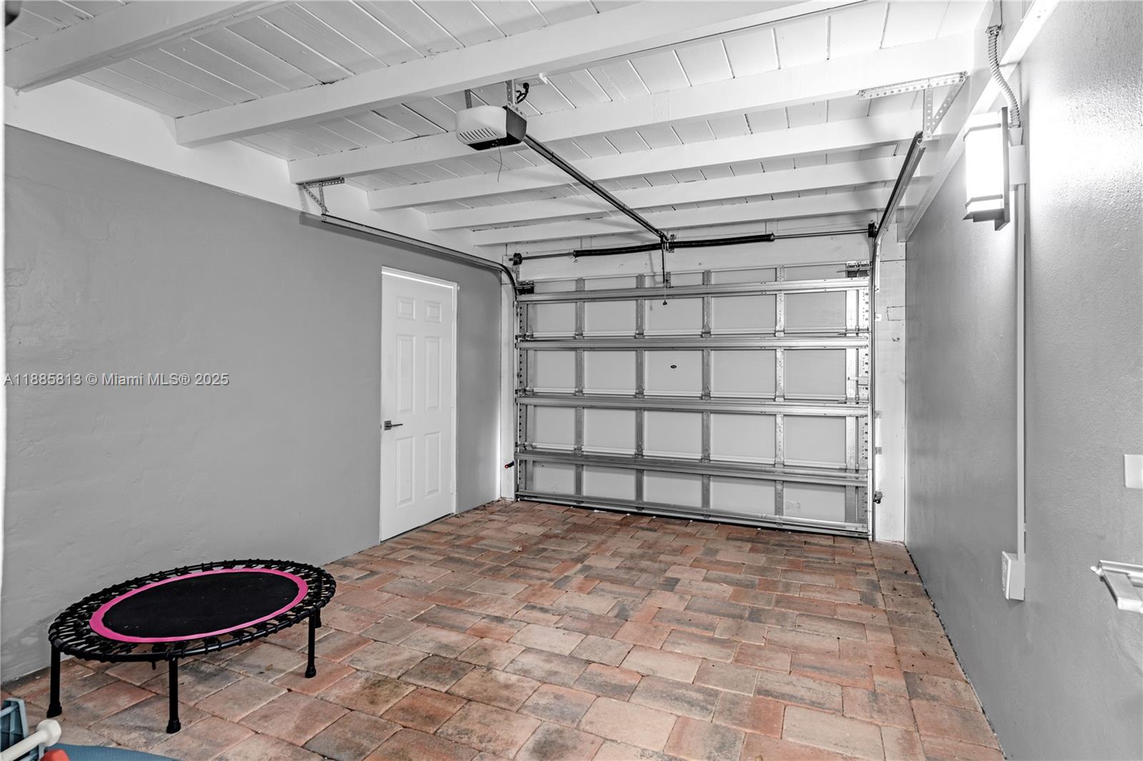 1730 3 / 2 1200 sq. ft. $ 2025-09-27 0 Photo