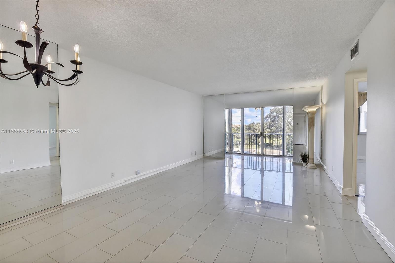 308 1 / 2 844 sq. ft. $ 2025-09-27 0 Photo