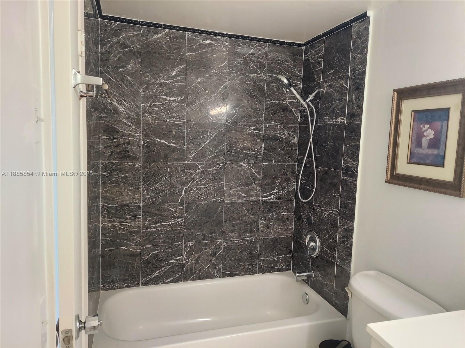 308 1 / 2 844 sq. ft. $ 2025-09-27 0 Photo