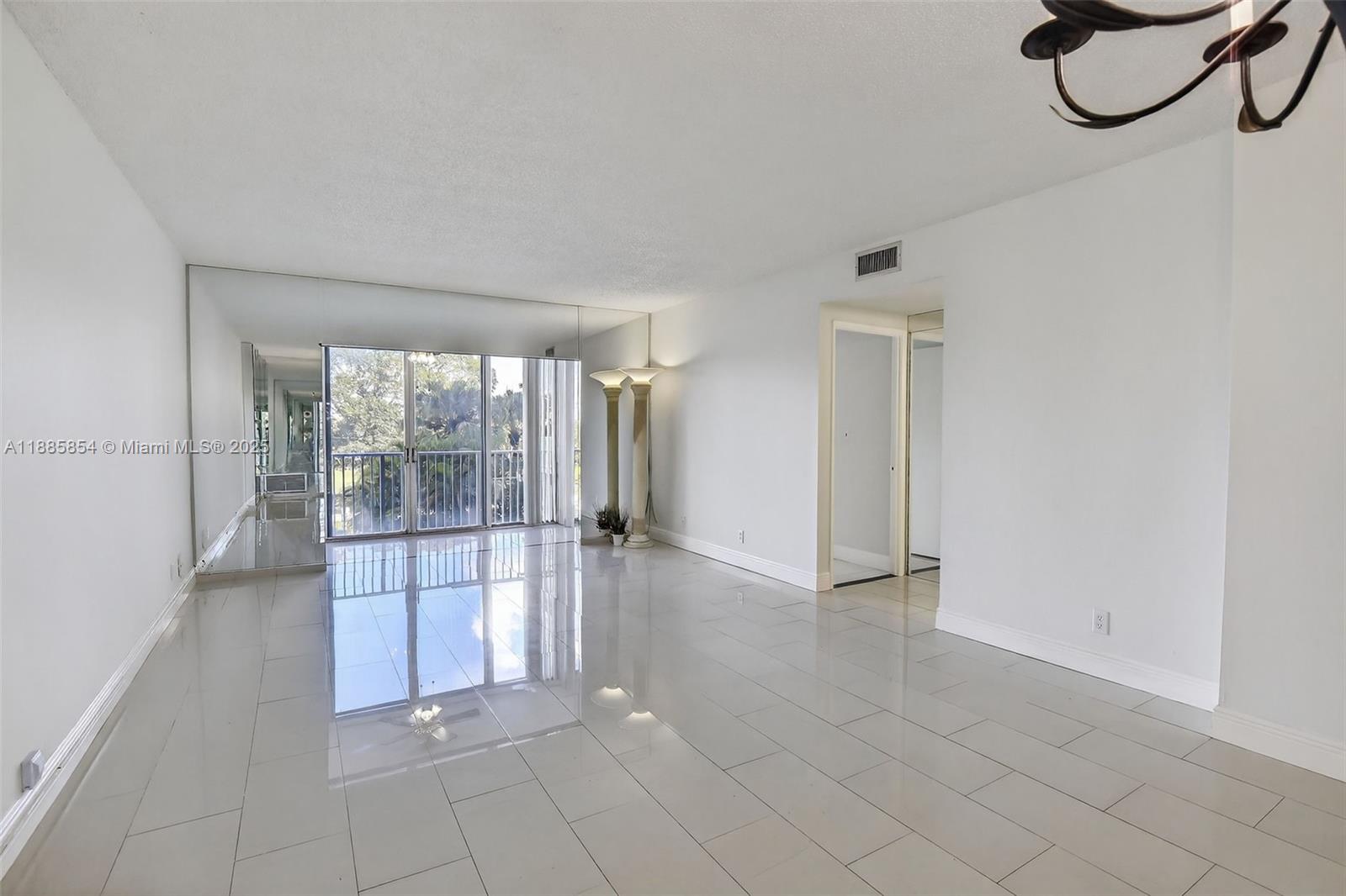 308 1 / 2 844 sq. ft. $ 2025-09-27 0 Photo