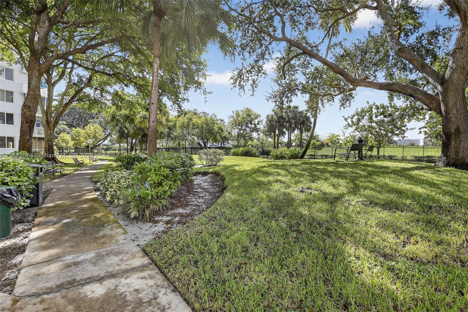 308 1 / 2 844 sq. ft. $ 2025-09-27 0 Photo