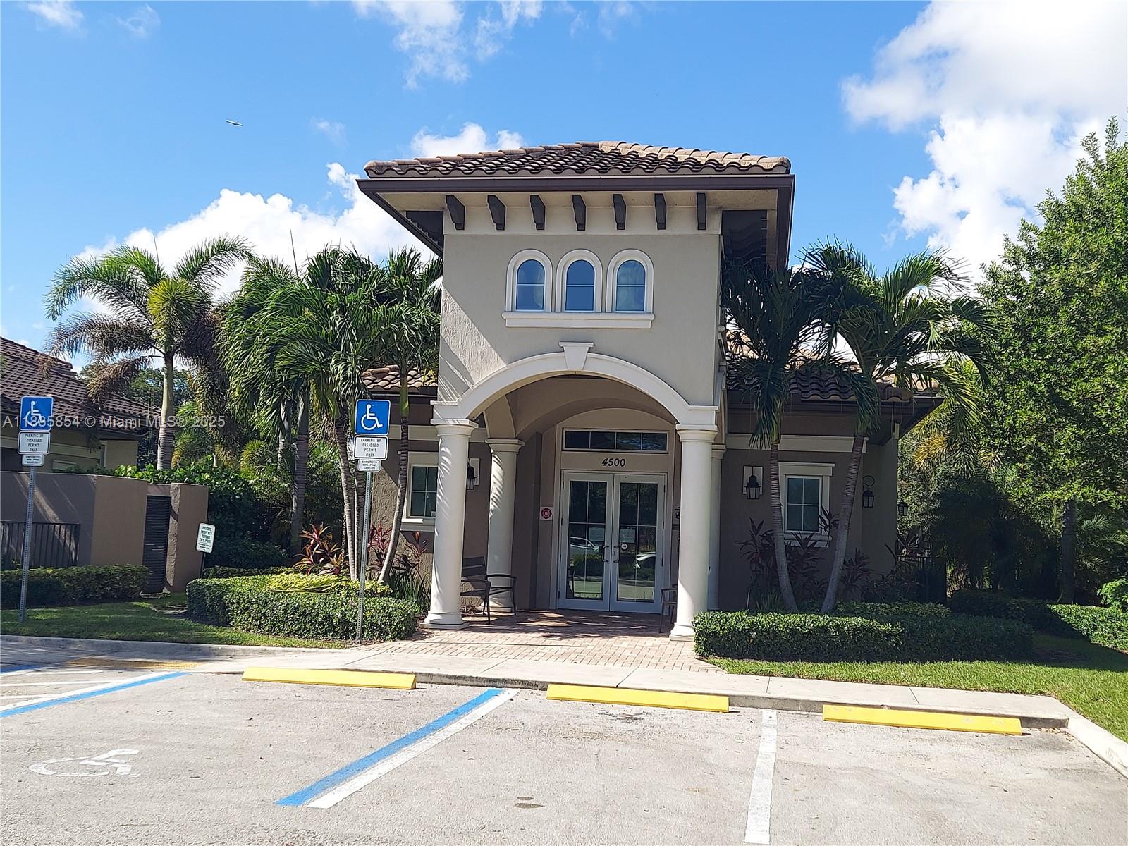308 1 / 2 844 sq. ft. $ 2025-09-27 0 Photo