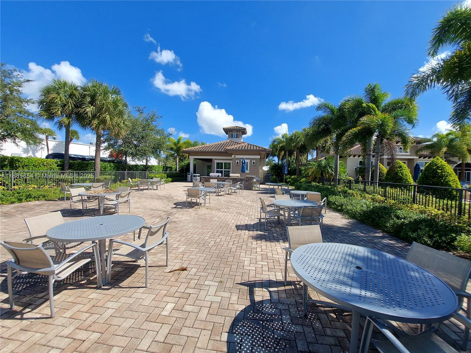 308 1 / 2 844 sq. ft. $ 2025-09-27 0 Photo