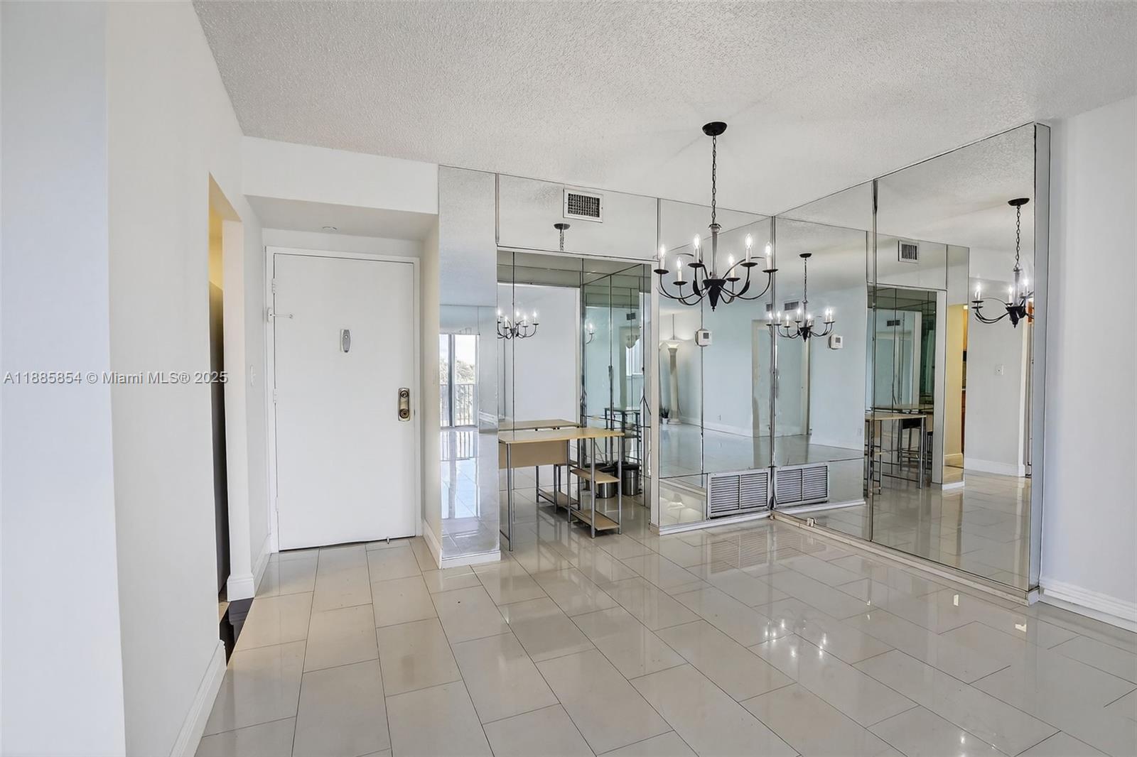 308 1 / 2 844 sq. ft. $ 2025-09-27 0 Photo