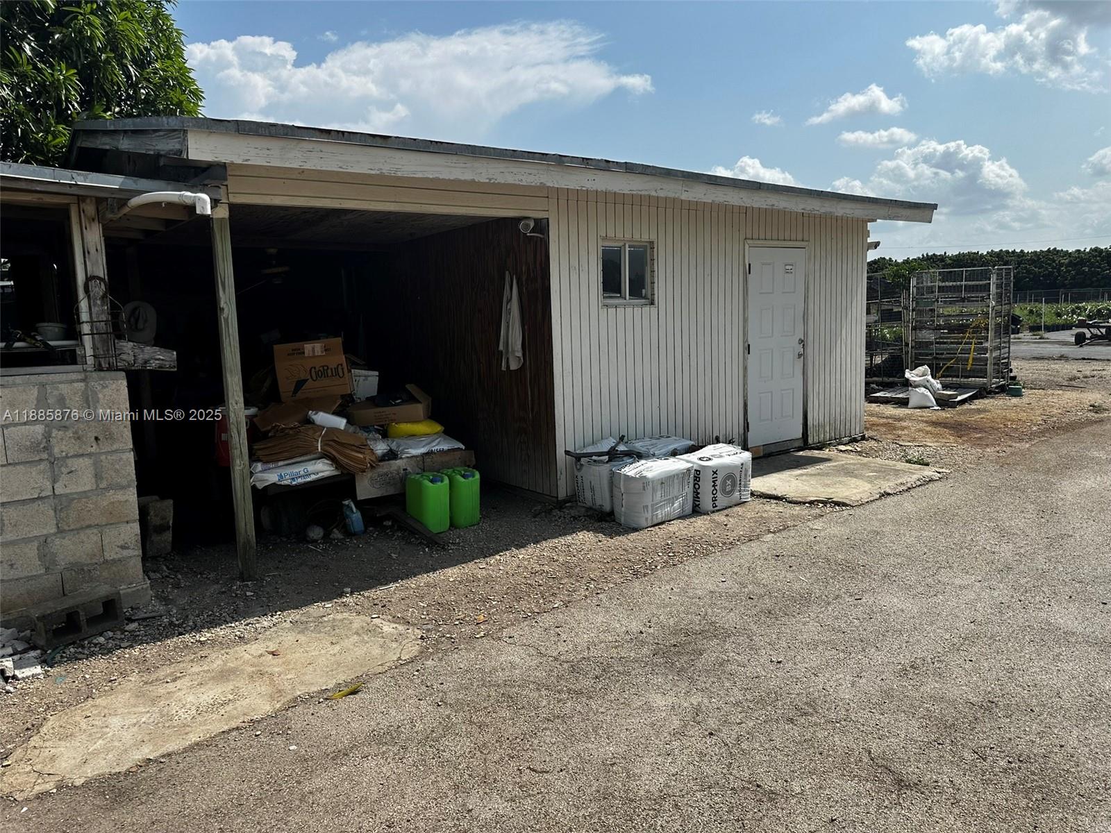   /   sq. ft. $ 2025-09-27 0 Photo