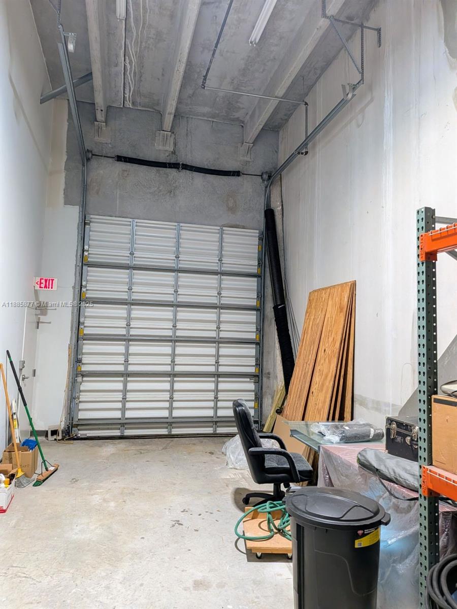 20  /   sq. ft. $ 2025-09-27 0 foto
