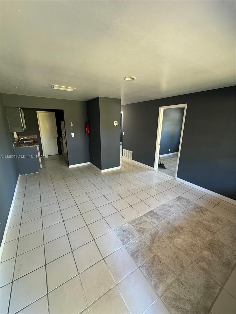   /  2215 sq. ft. $ 2025-09-27 0 Photo