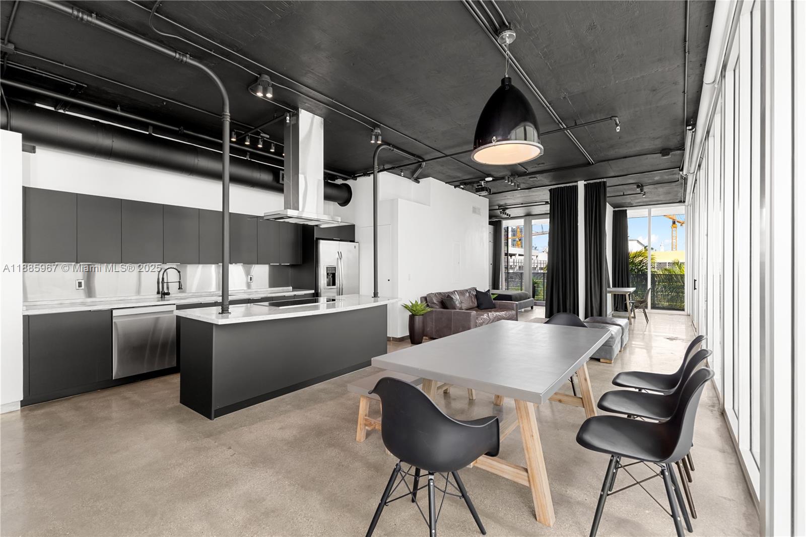 501 2 / 2 1014 sq. ft. $ 2025-09-27 0 Photo