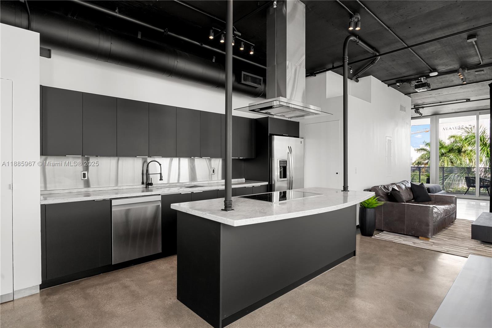 501 2 / 2 1014 sq. ft. $ 2025-09-27 0 Photo