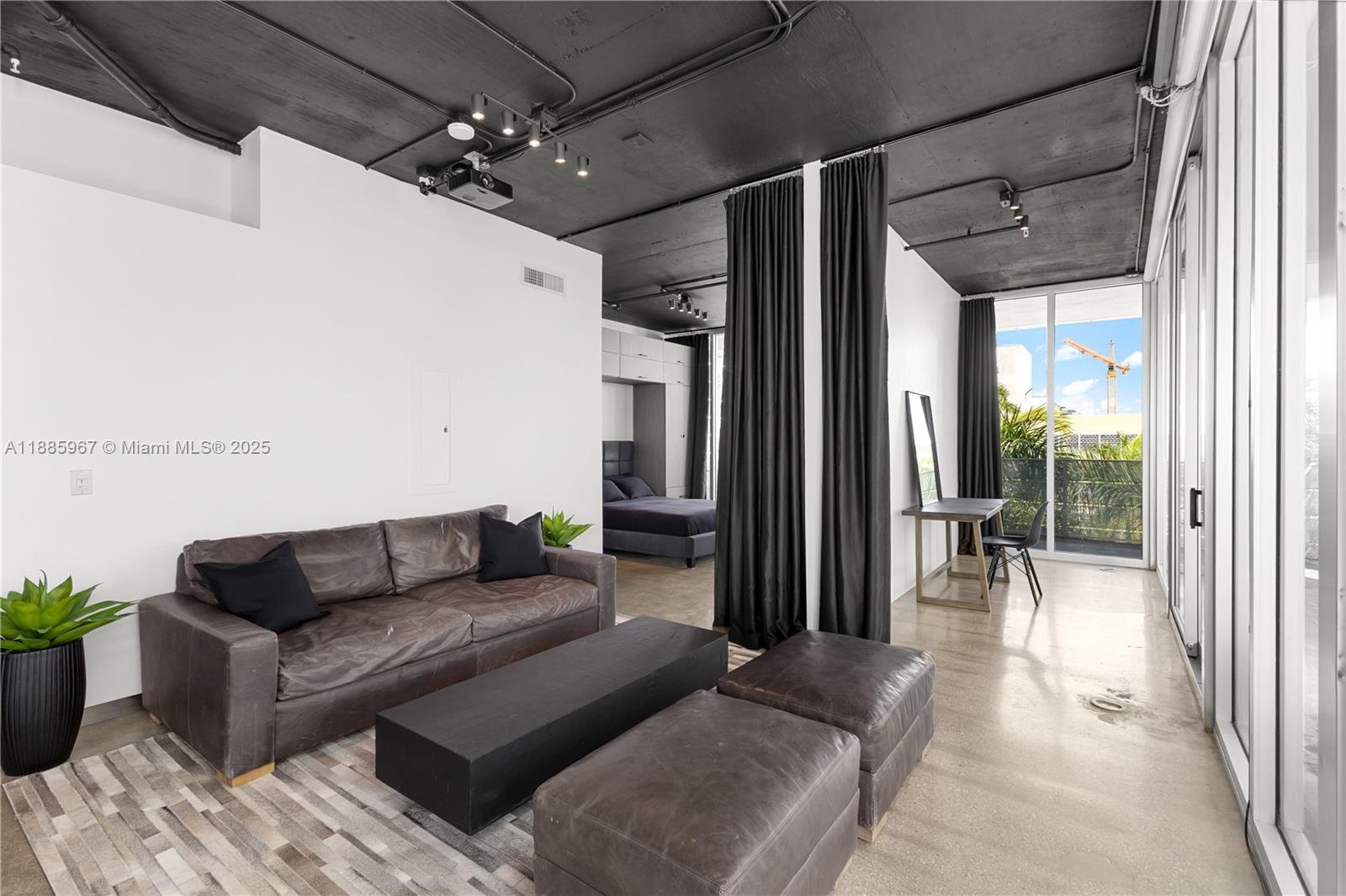 501 2 / 2 1014 sq. ft. $ 2025-09-27 0 Photo