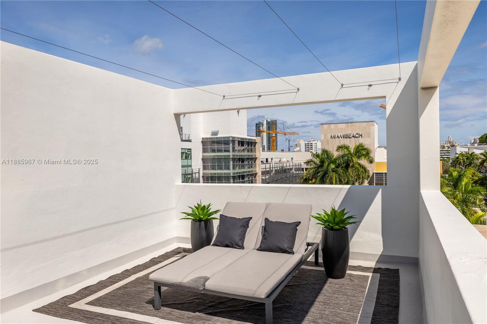 501 2 / 2 1014 sq. ft. $ 2025-09-27 0 Photo