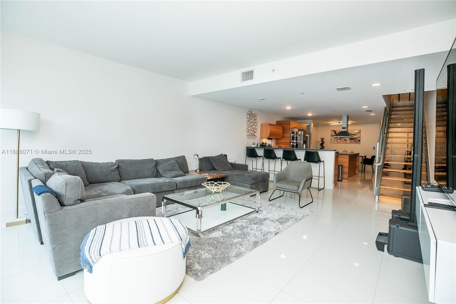 Photo of 2950 188th St  #124, Aventura, Florida, 33180 - 
