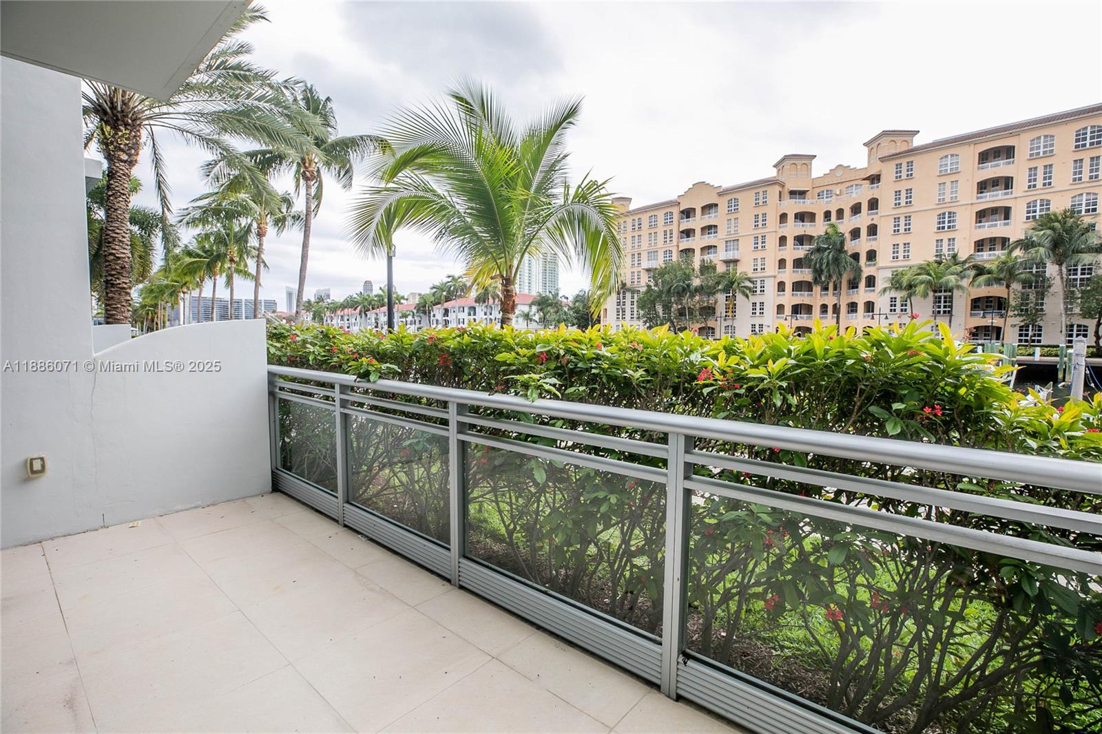 Photo of 2950 188th St  #124, Aventura, Florida, 33180 - 