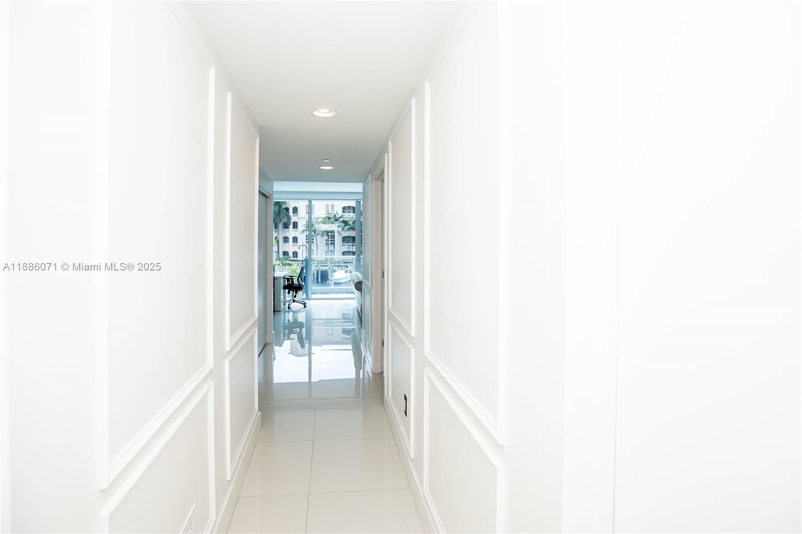 Photo of 2950 188th St  #124, Aventura, Florida, 33180 - 